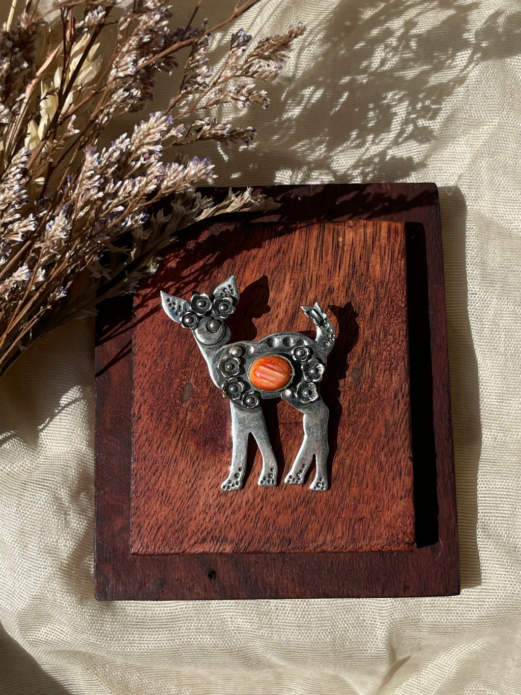 Spiny Oyster Deer Pendant | 925 Sterling Silver C512