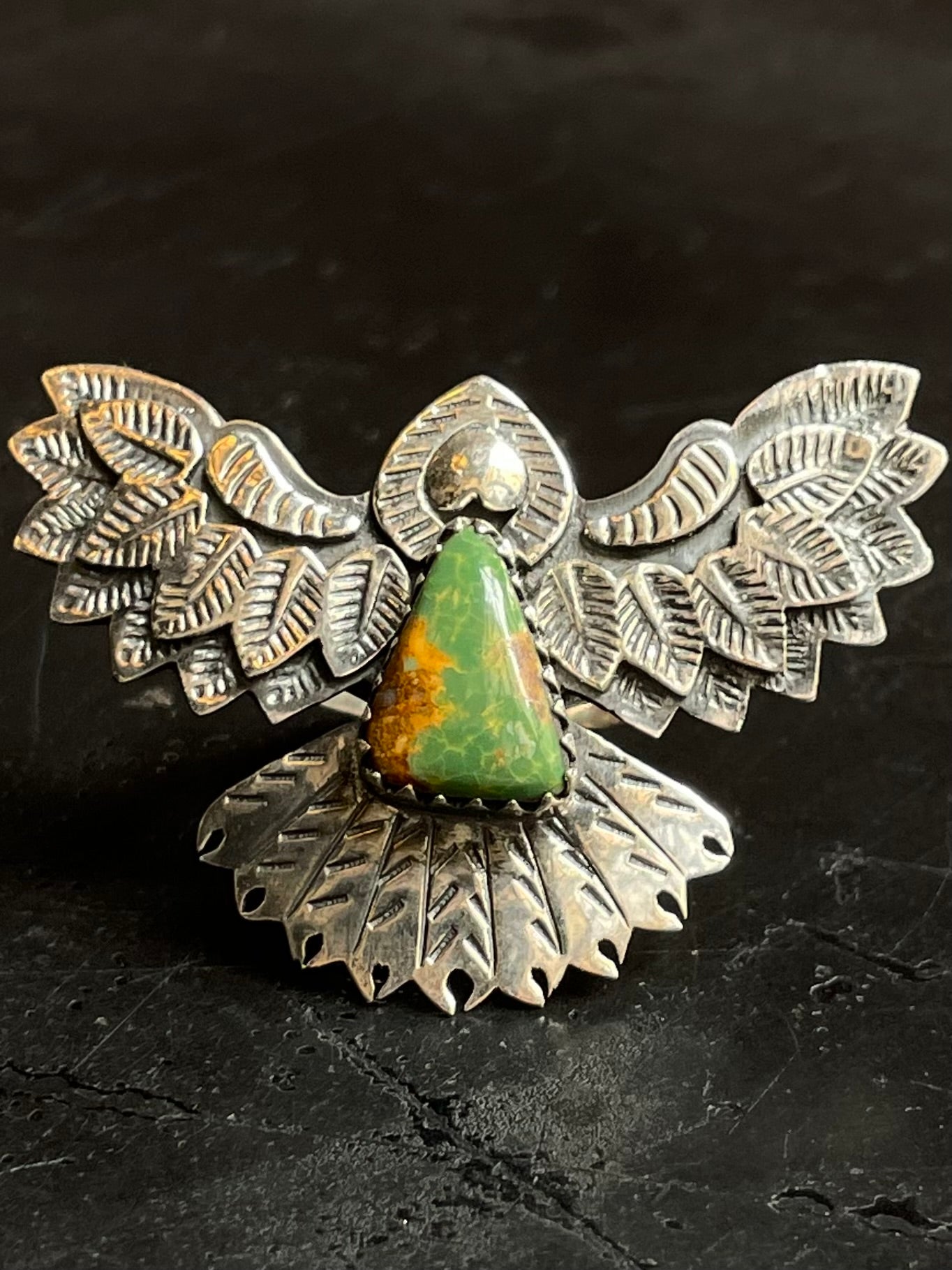 Kingman Turquoise Thunderbird Ring | Sterling Silver | Size 6 G304