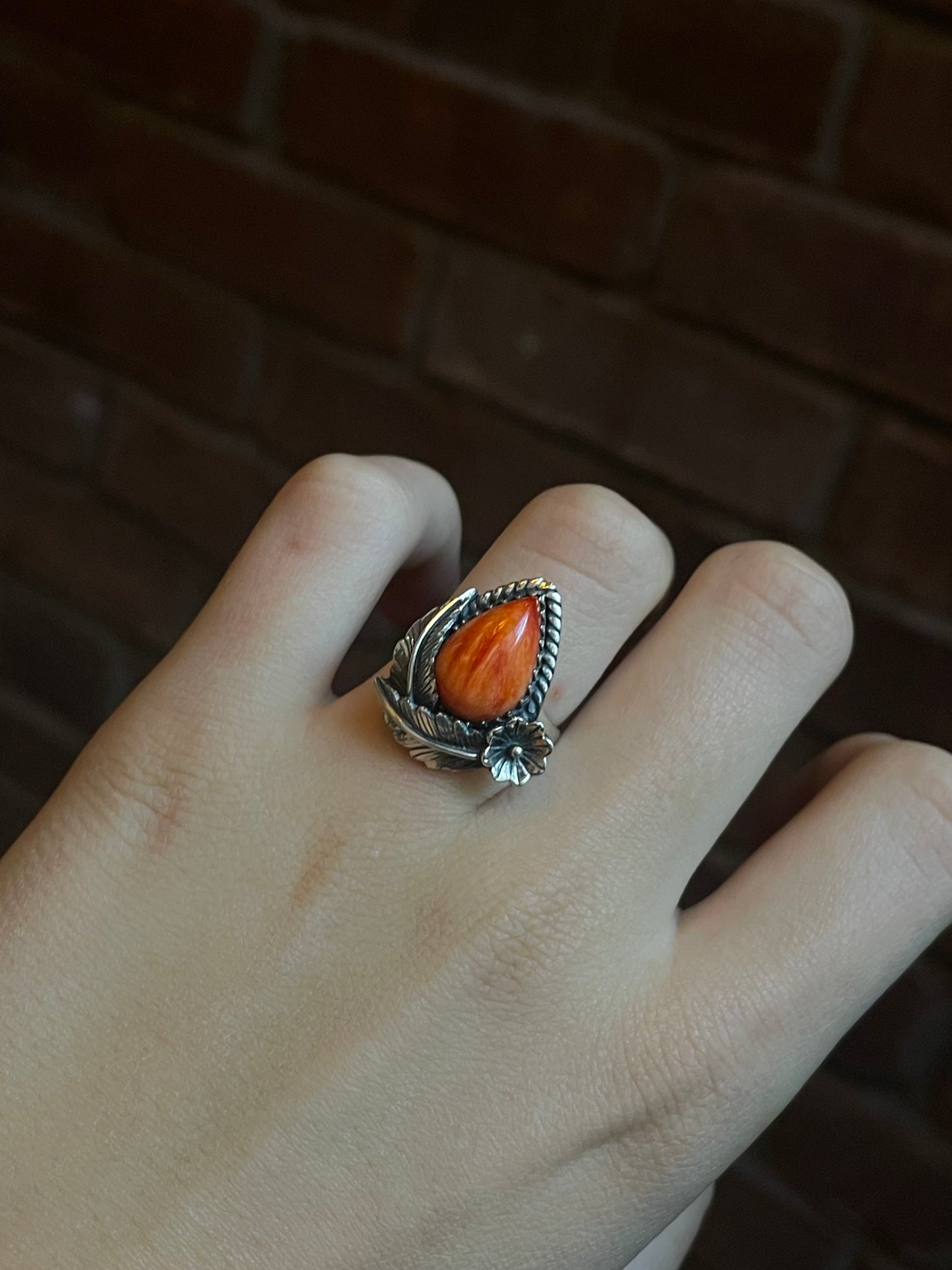 Spiny Oyster Floral Ring Size 7 | 925 Sterling Silver C558