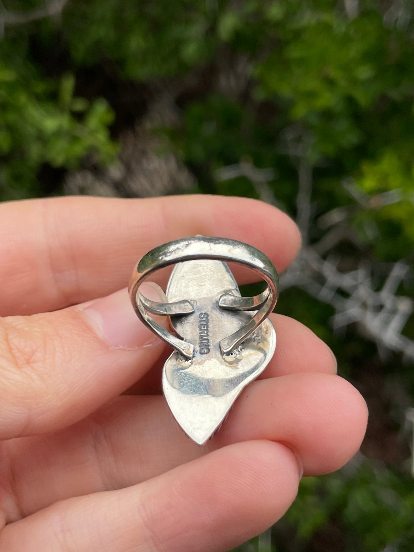 Kingman Turquoise Leaf Ring | Sterling Silver | Size 8.5 B763