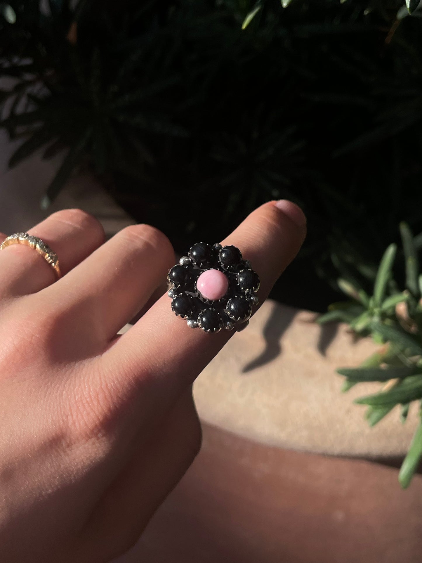 Pink Conch & Black Onyx Ring Size 9 | 925 Sterling Silver C884