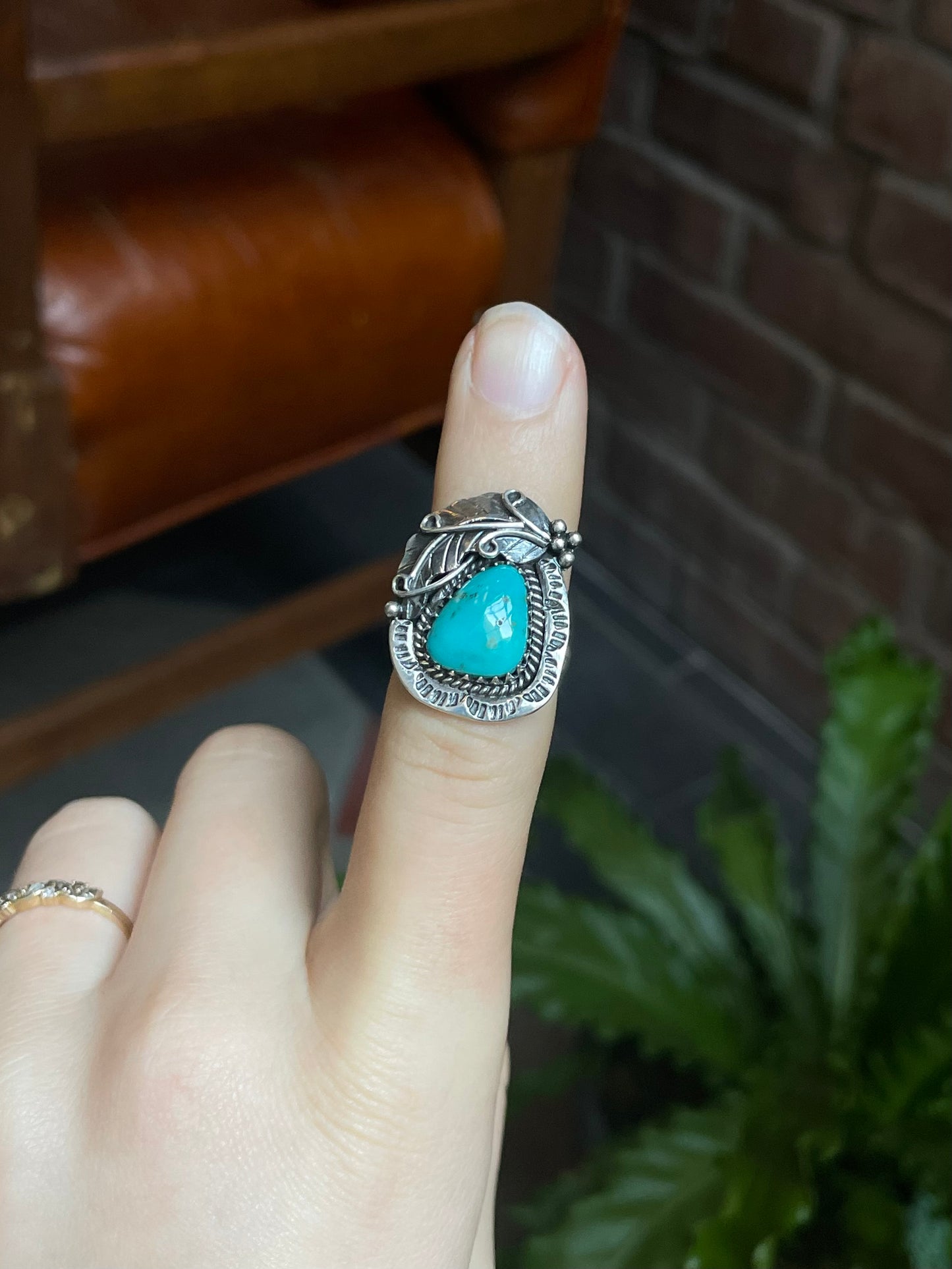 Kingman Turquoise Leaf Ring | Sterling Silver | Size 6.5 | A034