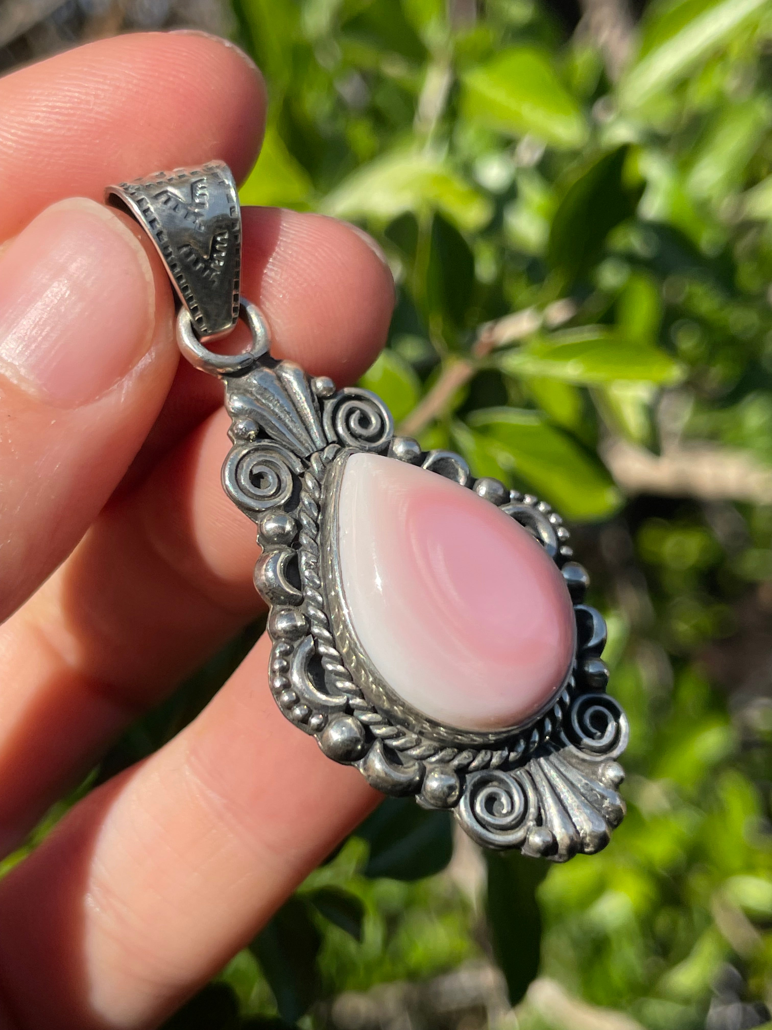 Pink Conch Teardrop Pendant | Sterling Silver 925 B704