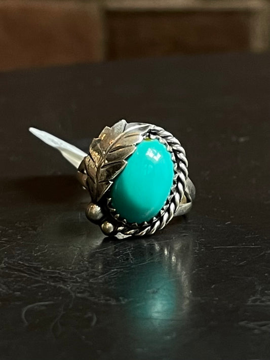 Kingman Turquoise Oval Leaf Ring | Sterling Silver | Size 6 | A278