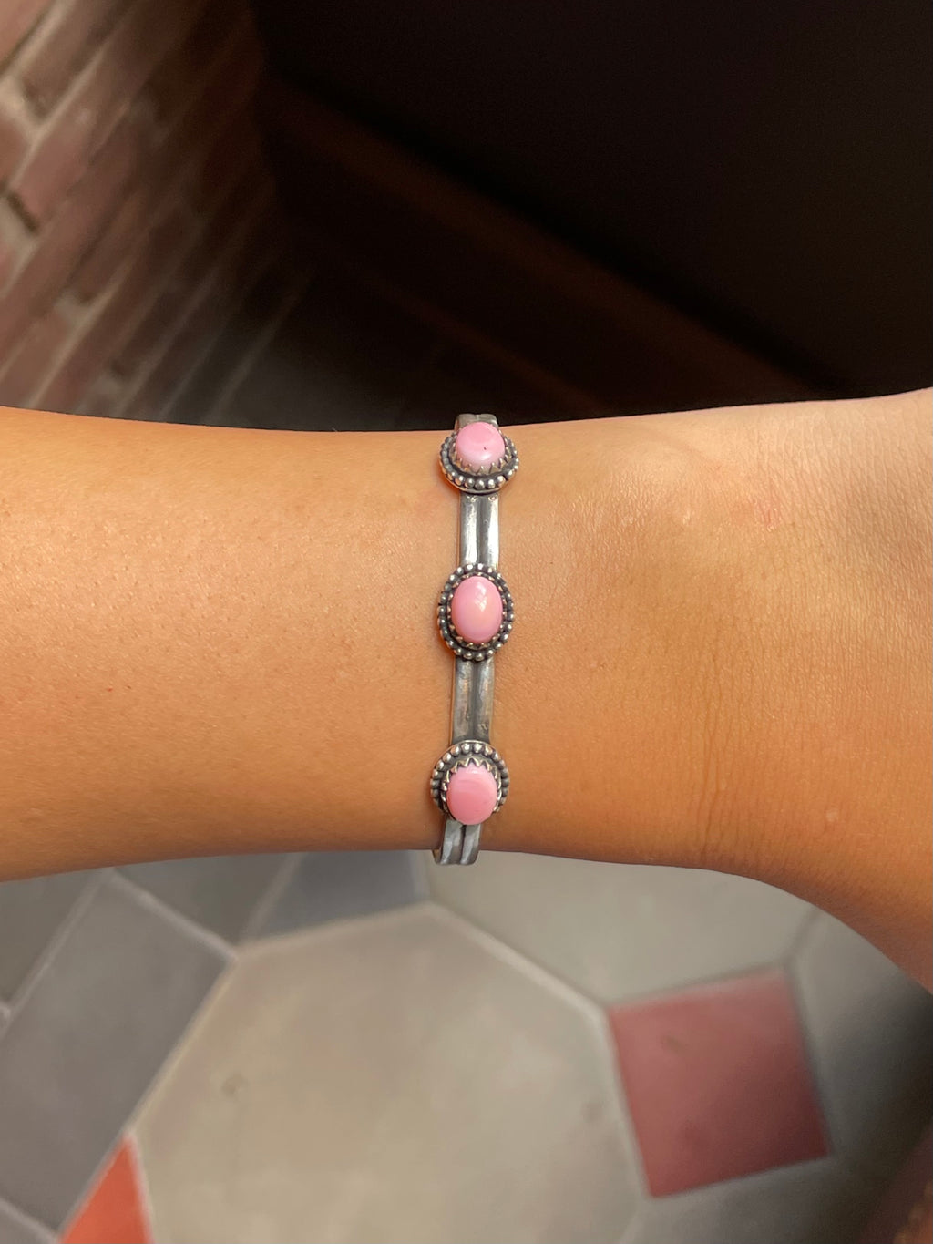 Pink Conch Triple Stone Cuff Bracelet | 925 Sterling Silver E966