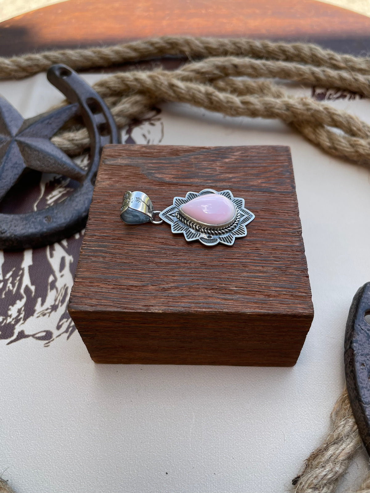 Pink Conch Teardrop Pendant | 925 Sterling Silver G694