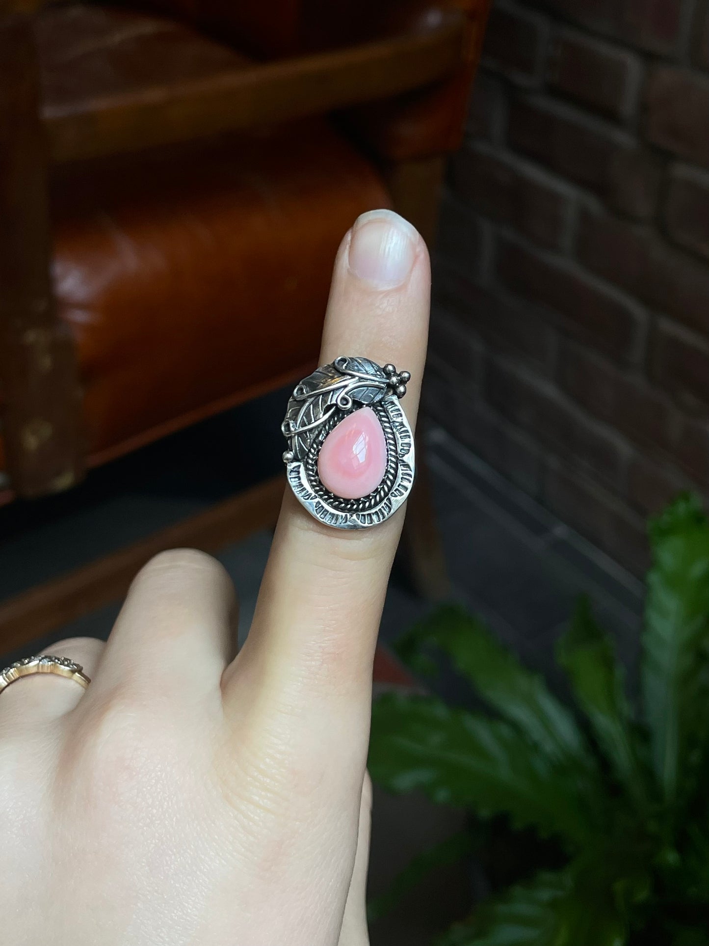 Pink Conch Leaf Ring | Sterling Silver | Size 7.5 | A030