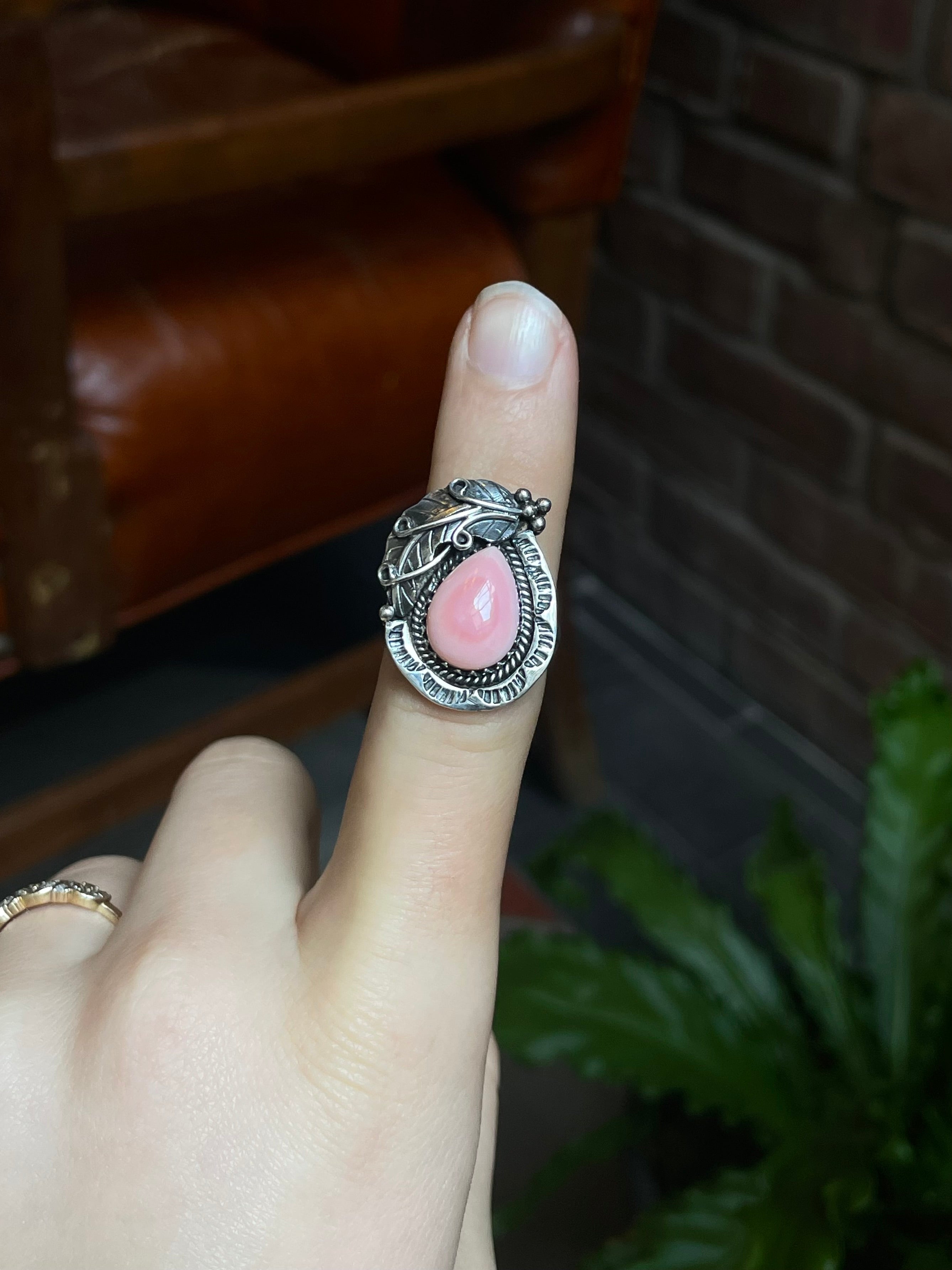 Pink Conch Leaf Ring | Sterling Silver | Size 7.5 | A030