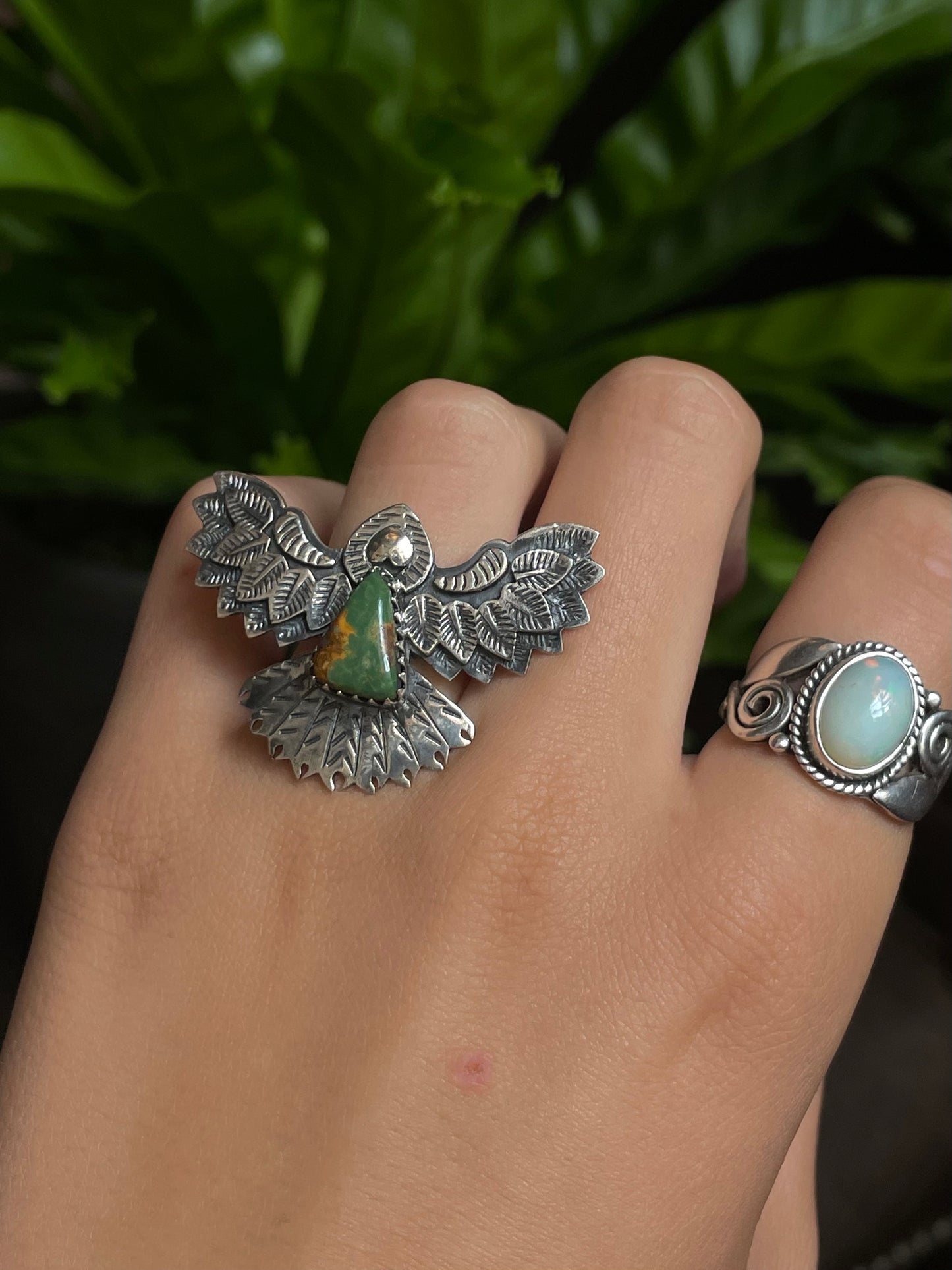 Kingman Turquoise Thunderbird Ring | Sterling Silver | Size 6 G304