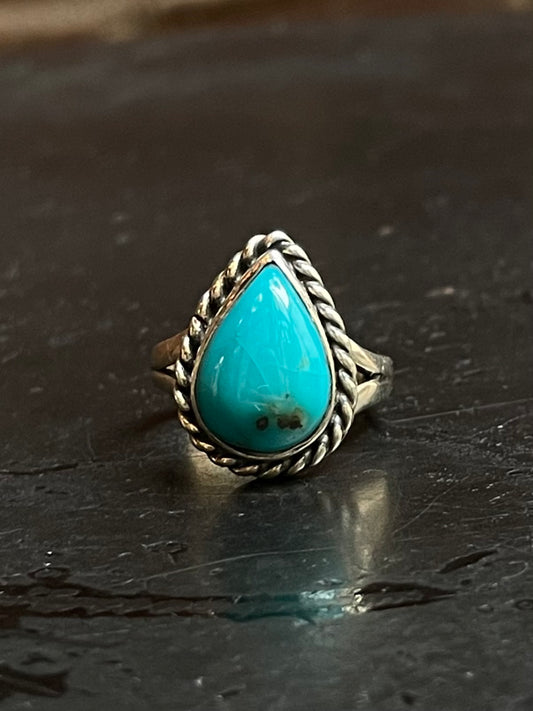 Kingman Turquoise Teardrop Ring Size 6 | 925 Sterling Silver Southwest E172