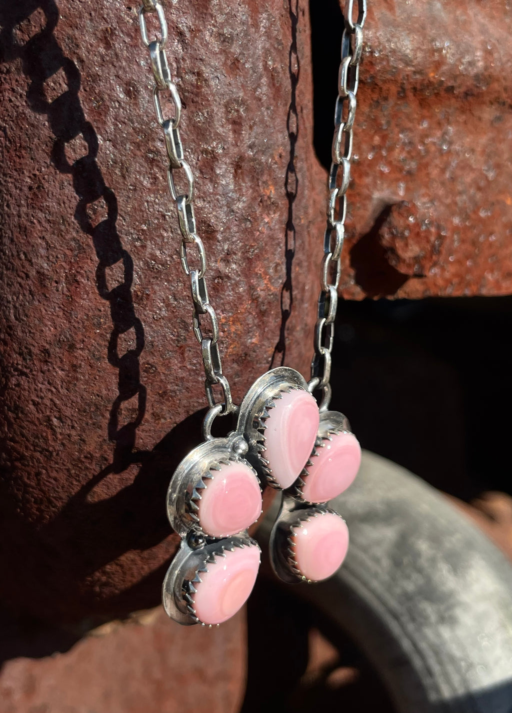 Pink Conch Naja Necklace | Petite Cluster Drop | 925 Silver E578