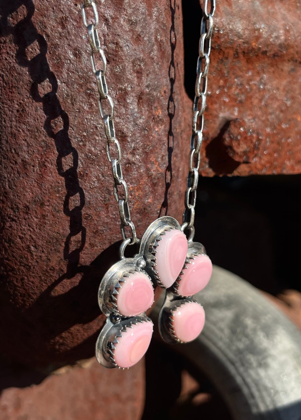 Pink Conch Naja Necklace | Petite Cluster Drop | 925 Silver E578