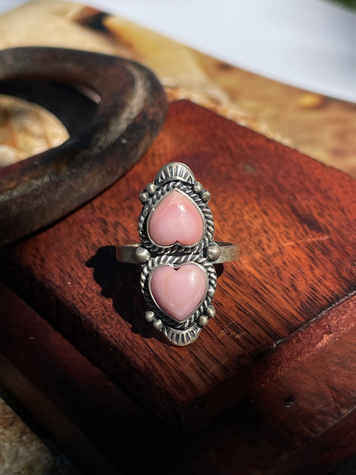 Pink Conch Double Heart Ring | 925 Sterling Silver | Size 8 D339