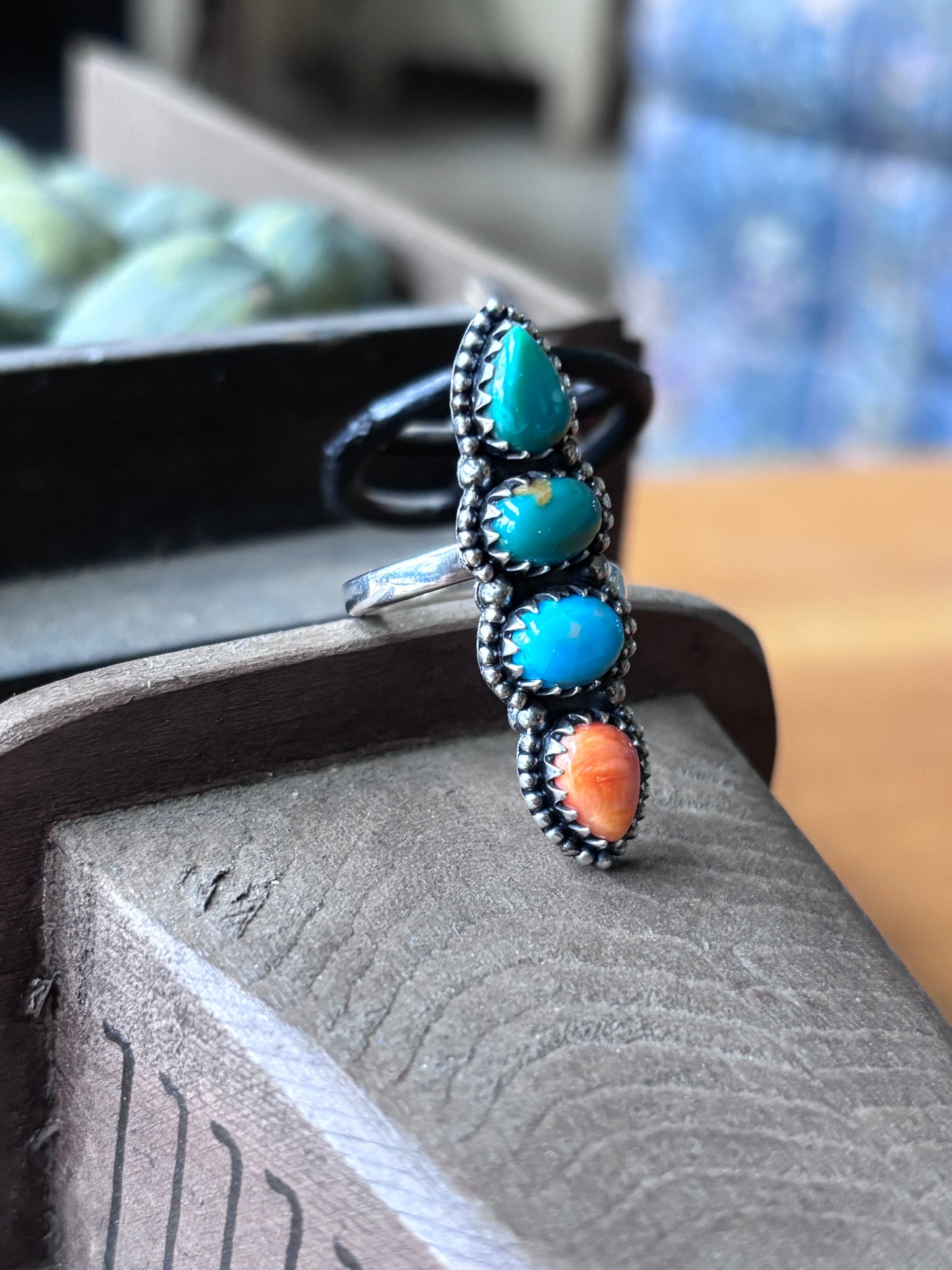 Turquoise Spiny Oyster Vertical Ring Size 7 | 925 Sterling Silver A101