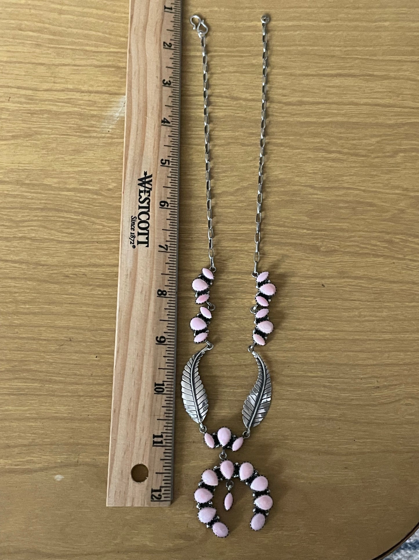 Pink Conch Naja Necklace | Leaf Detail with Cluster Drop | 925 Silver E587