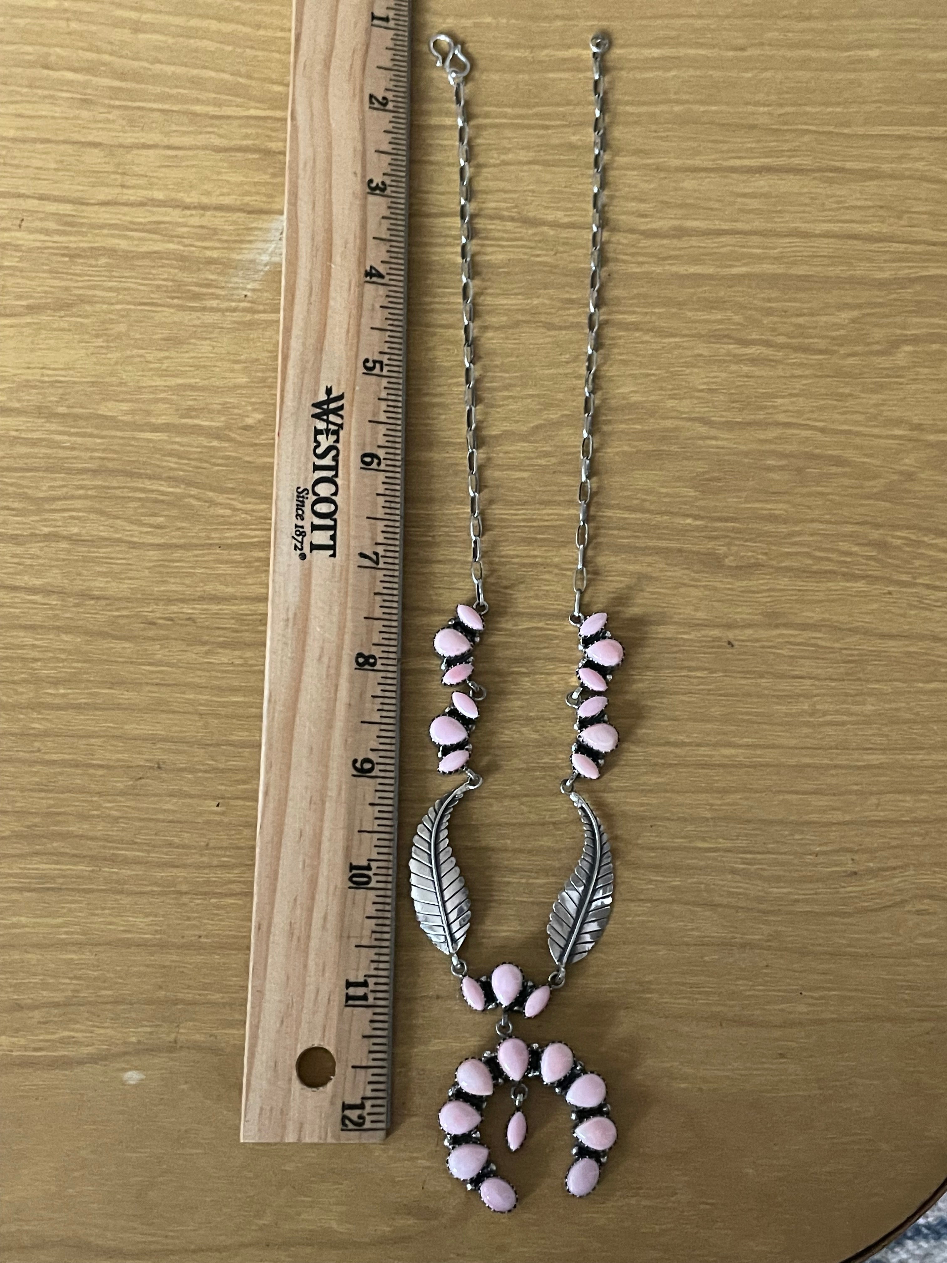 Pink Conch Naja Necklace | Leaf Detail with Cluster Drop | 925 Silver E587