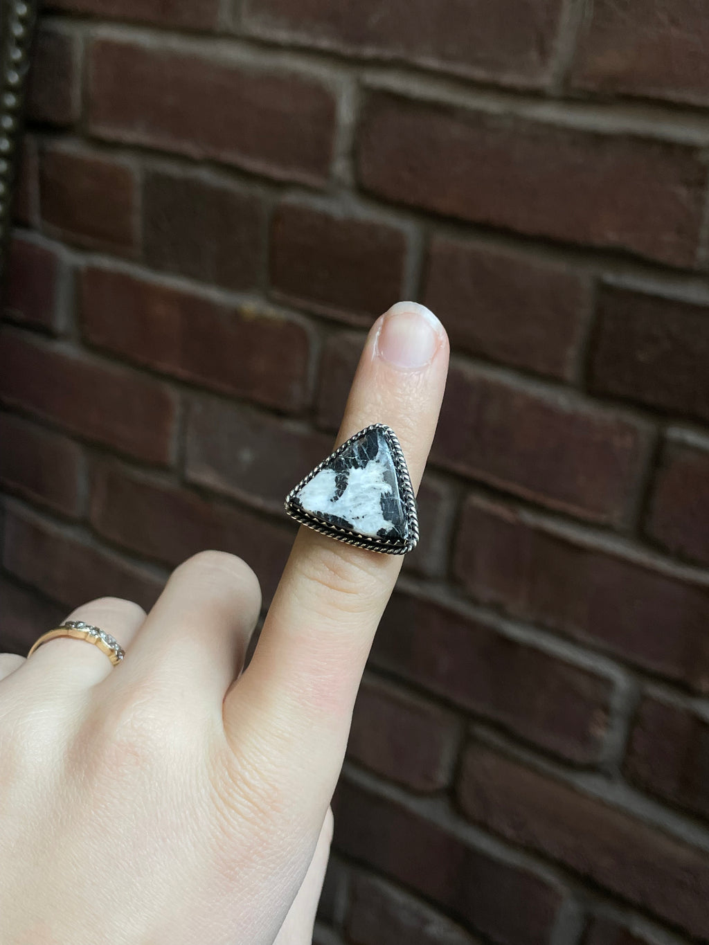 White Buffalo Ring | 925 Sterling Silver Size 6.5 E181