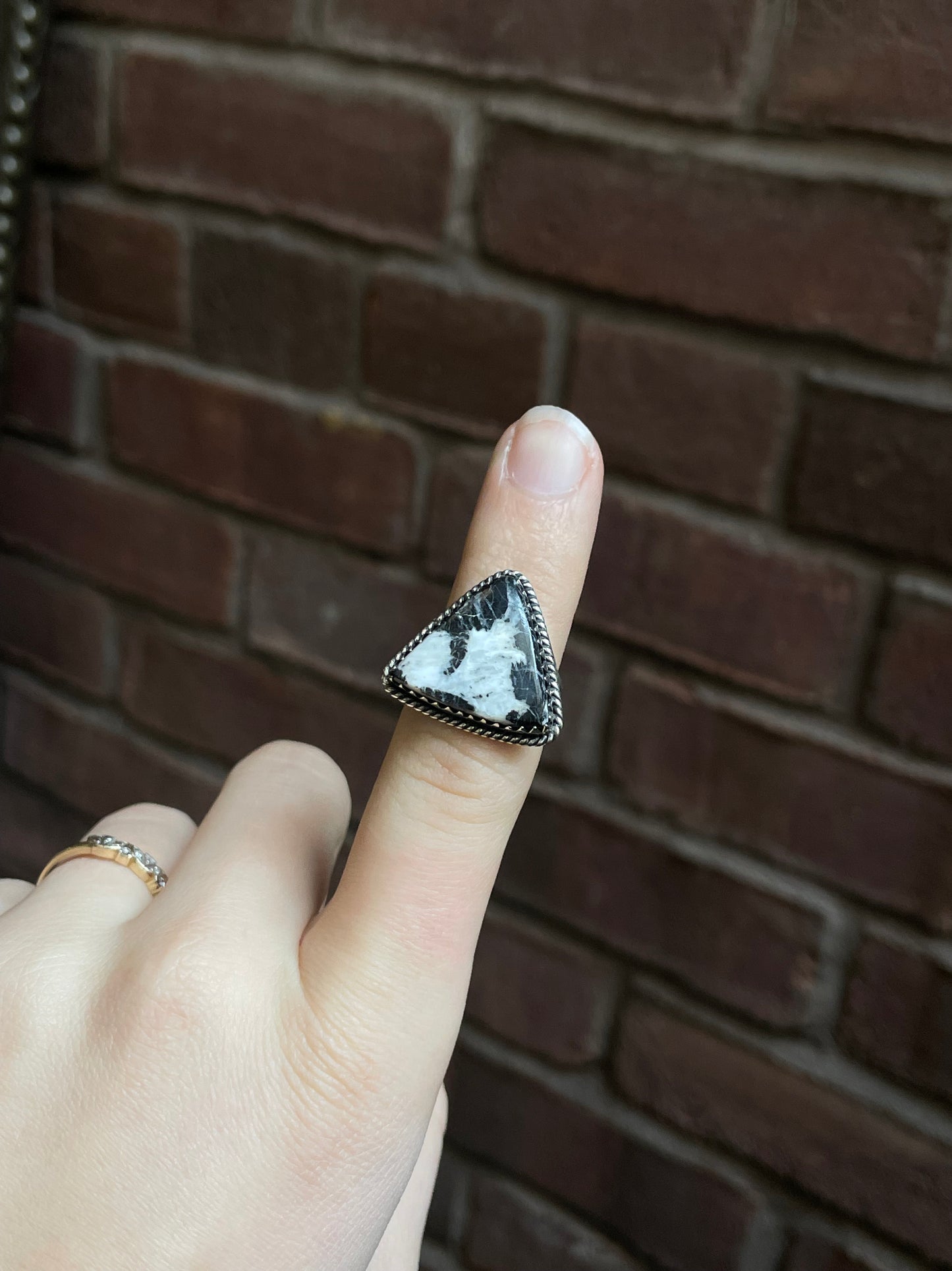 White Buffalo Ring | 925 Sterling Silver Size 6.5 E181