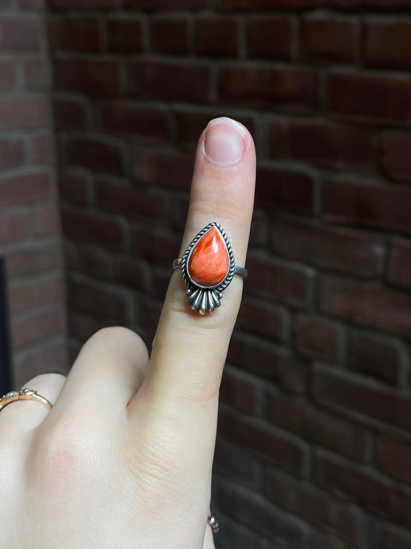 Spiny Oyster Teardrop Ring | Sterling Silver | Size 7 | A743