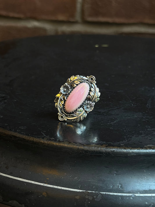 Pink Conch Oval Ring | Sterling Silver | Size 8 | C161