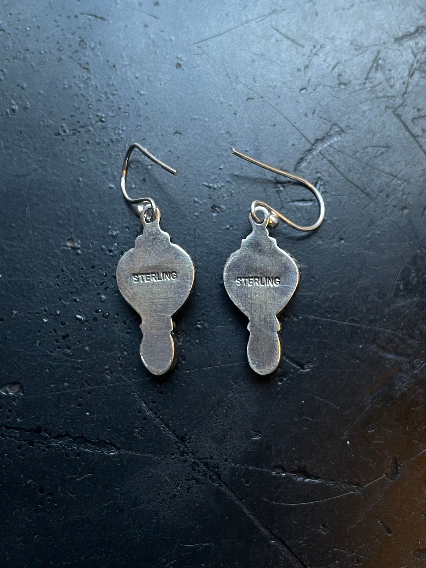 Kingman Turquoise Heart Spiny Oyster Hook Earrings | Silver E649