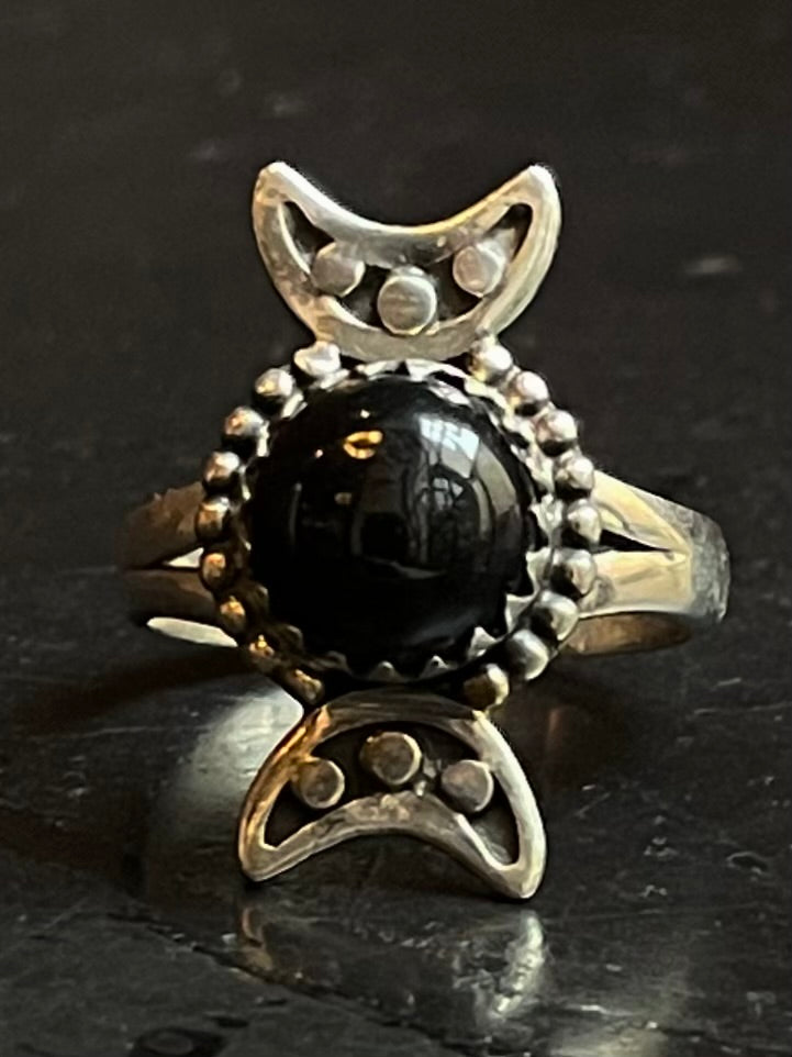 Black Onyx Ring | Sterling Silver | Size 7.75 G326