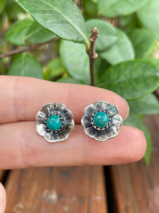 Kingman Turquoise Flower Stud Earrings | 925 Sterling Silver B959