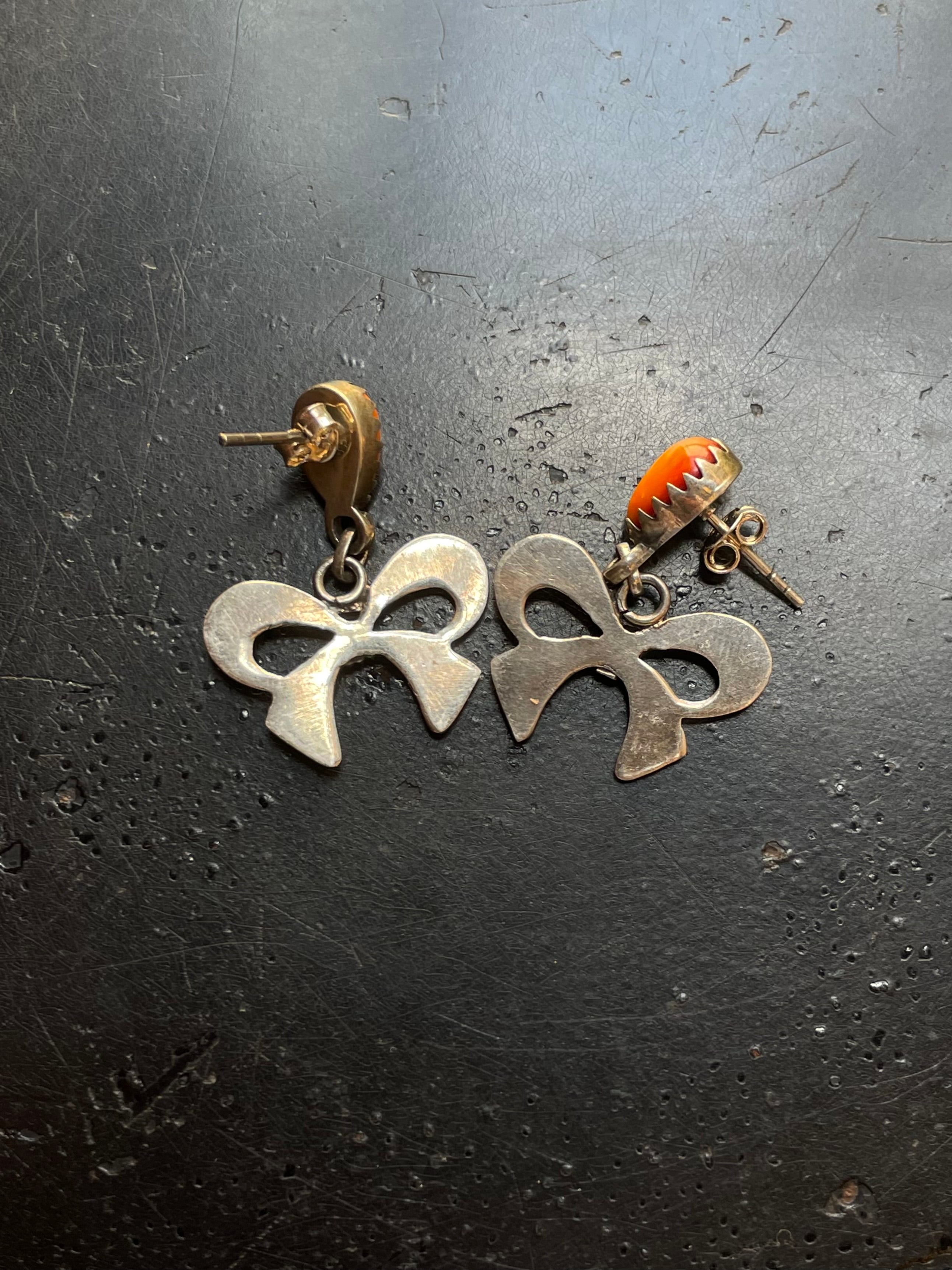 Spiny Oyster Bow Stud Earrings | 925 Sterling Silver G652