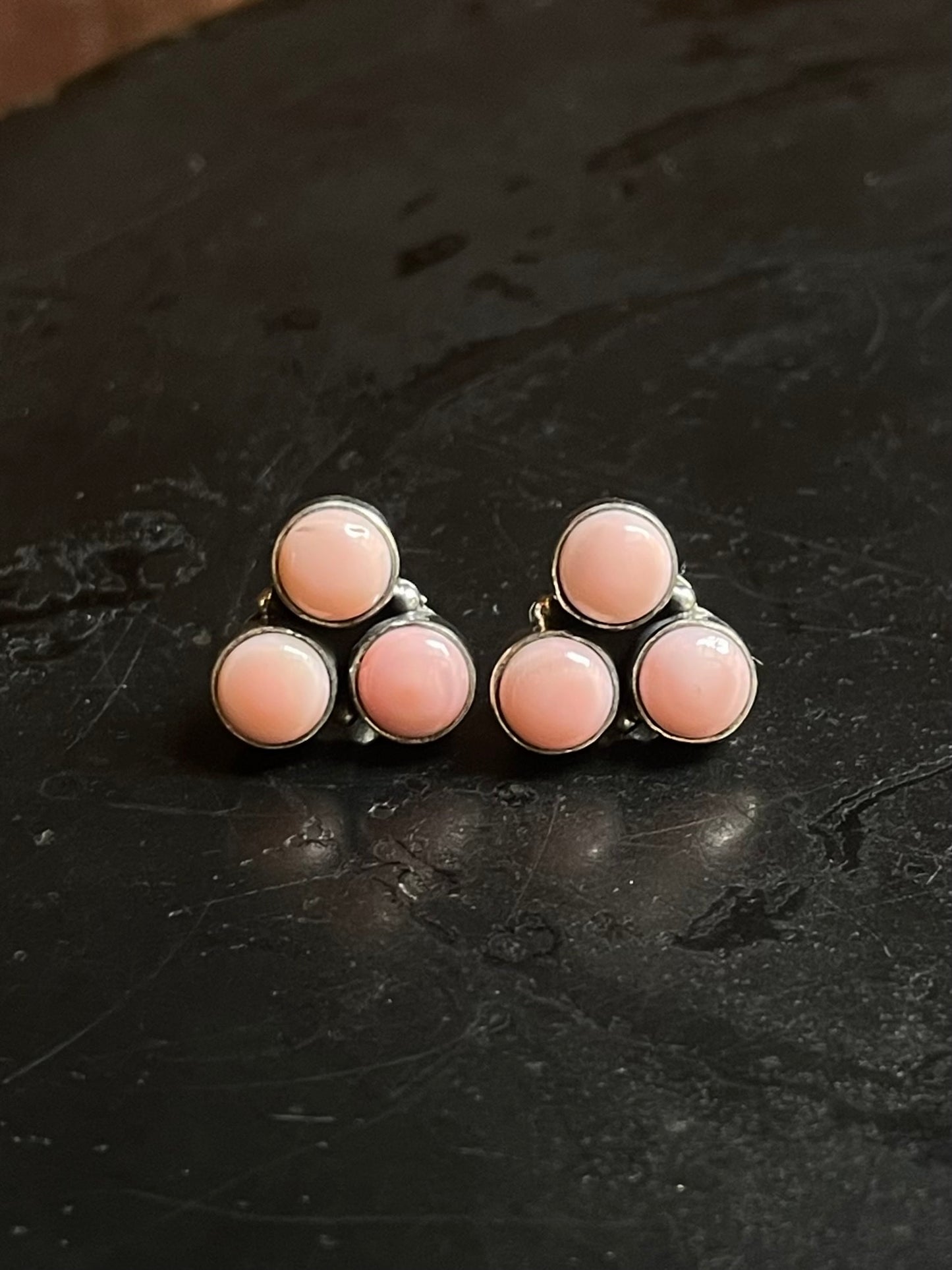 Pink Conch Cluster Stud Earrings | 925 Sterling Silver E780