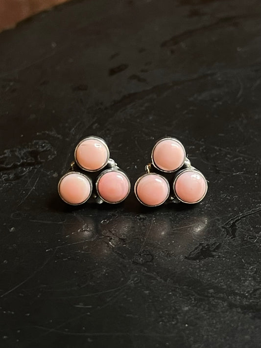 Pink Conch Cluster Stud Earrings | 925 Sterling Silver E780