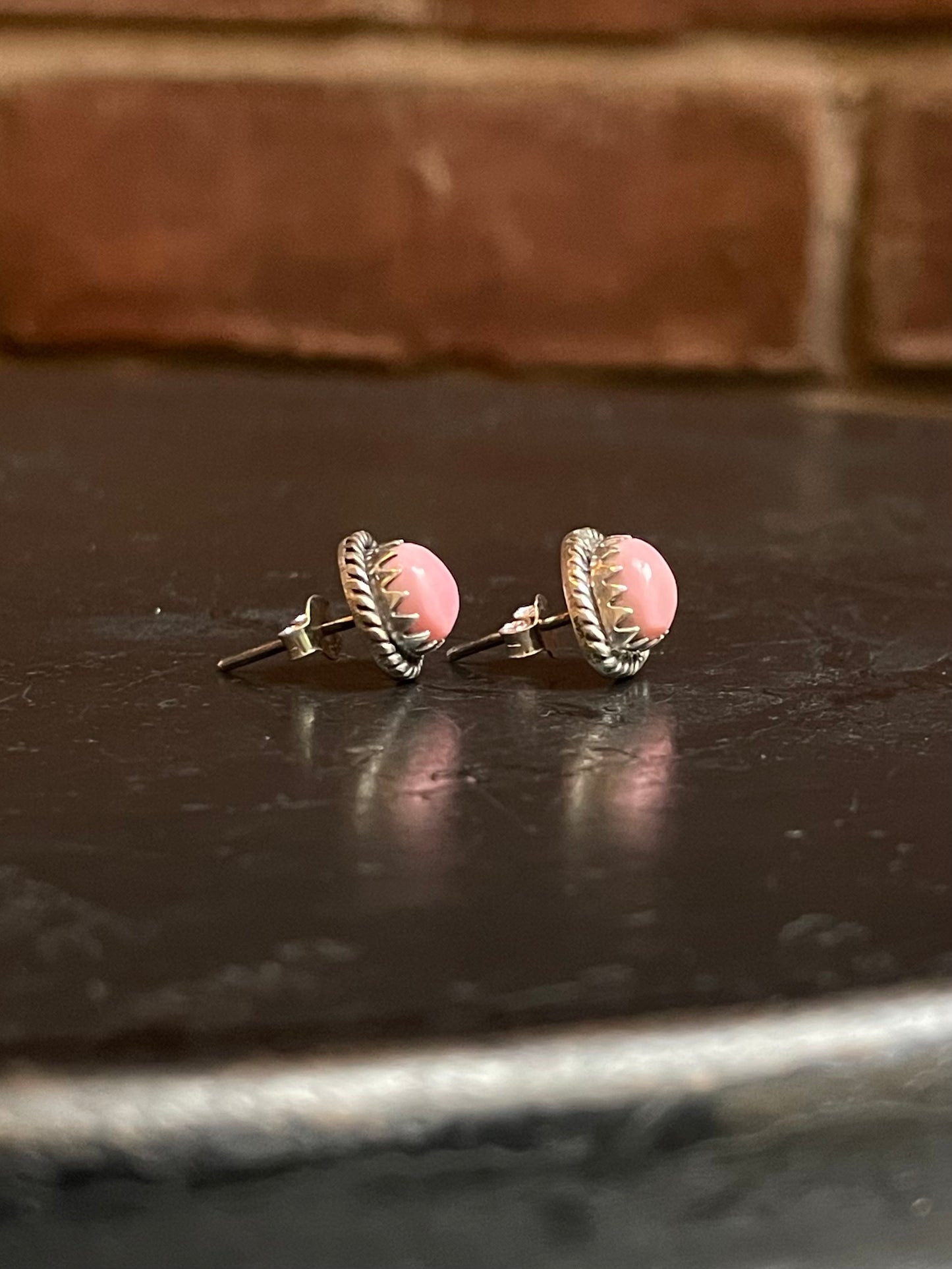 Pink Conch Stud Earrings | 925 Sterling Silver G183