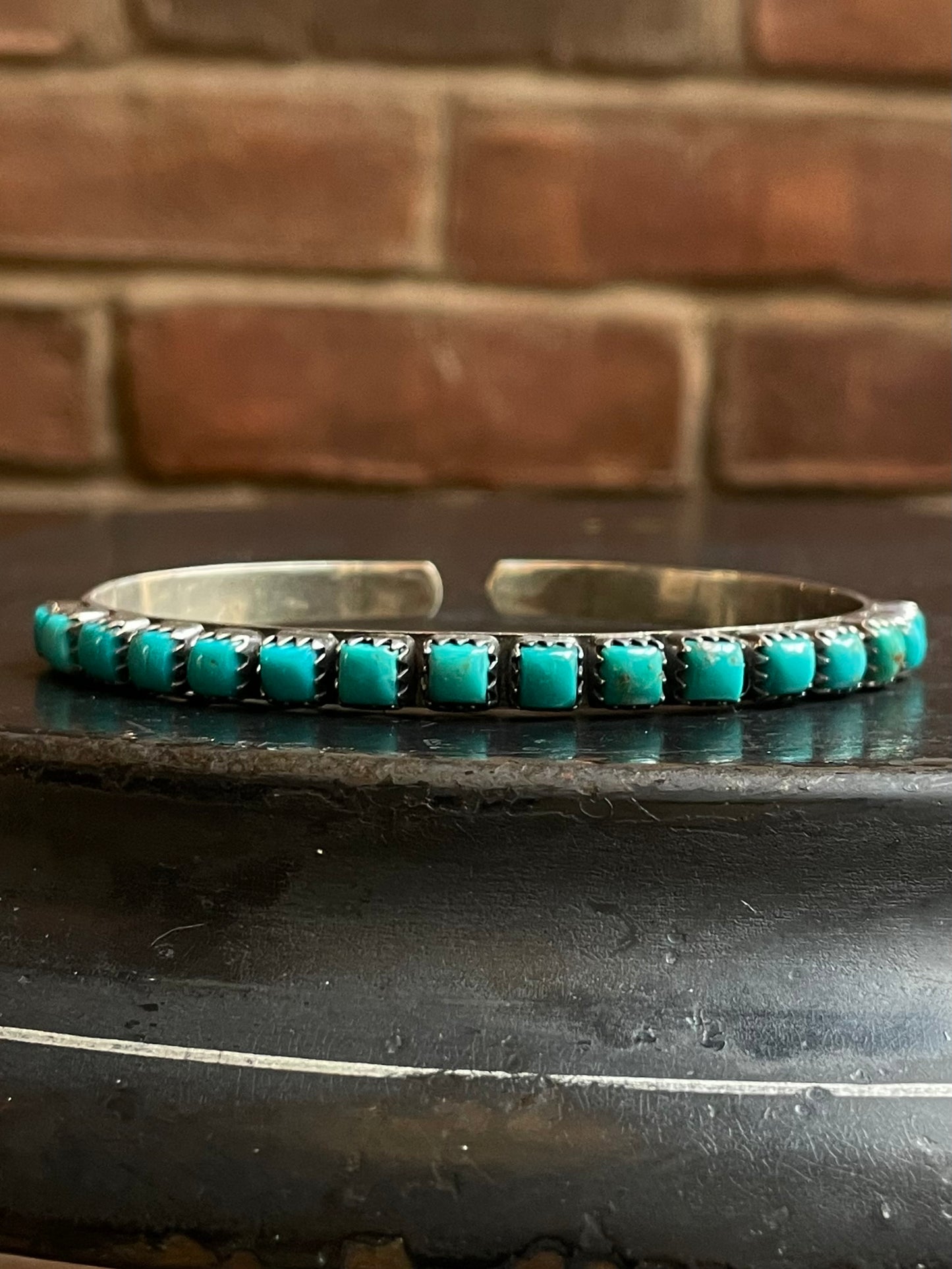 Kingman Turquoise Cuff | Square Stone Row | 925 Silver E538