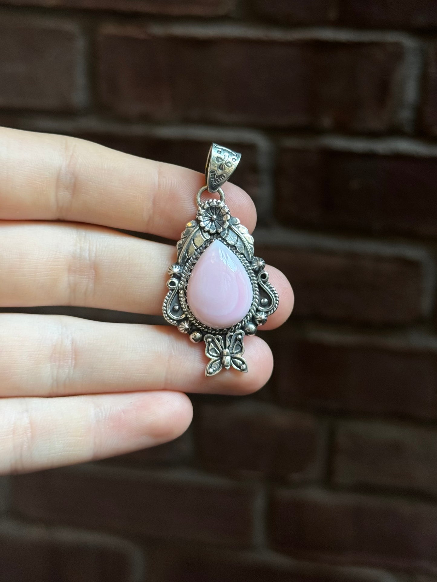 Pink Conch Tear Drop Pendant | Sterling Silver | A919