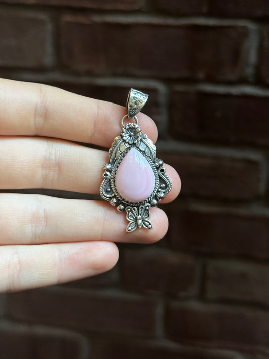 Pink Conch Tear Drop Pendant | Sterling Silver | A919