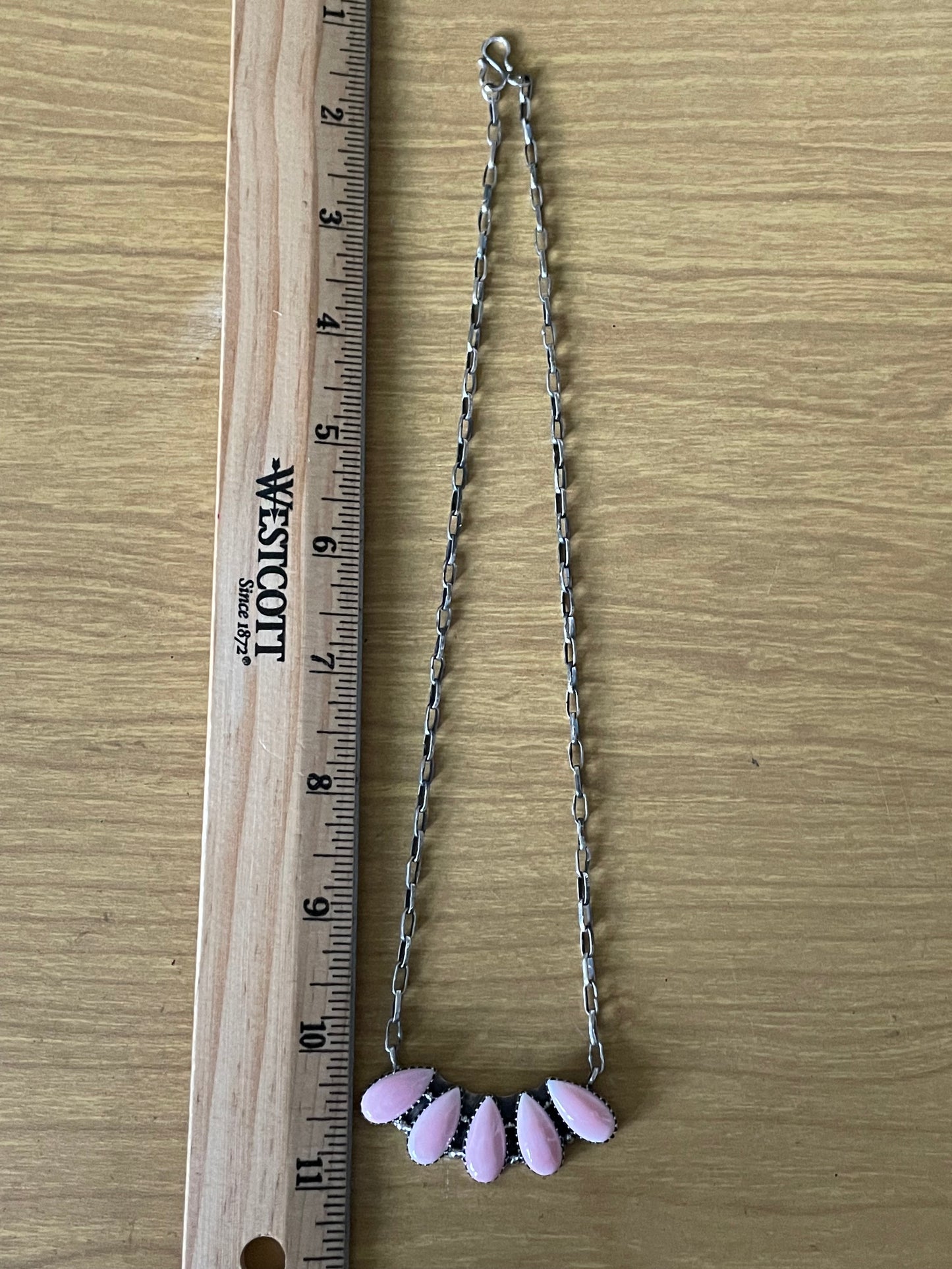 Pink Conch Necklace | Graduated Teardrop Bar | 925 Silver E571