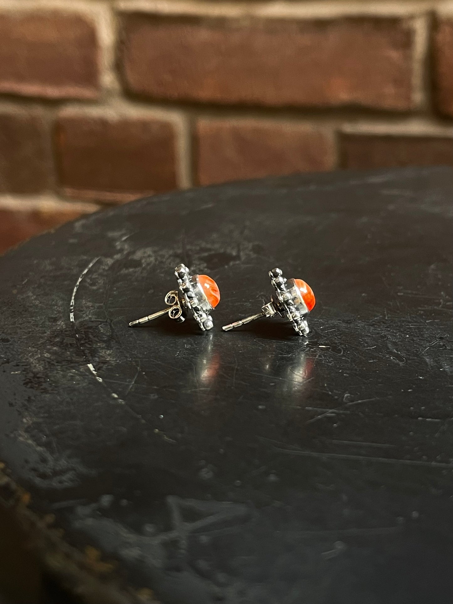 Spiny Oyster Stud Earrings | 925 Sterling Silver E809
