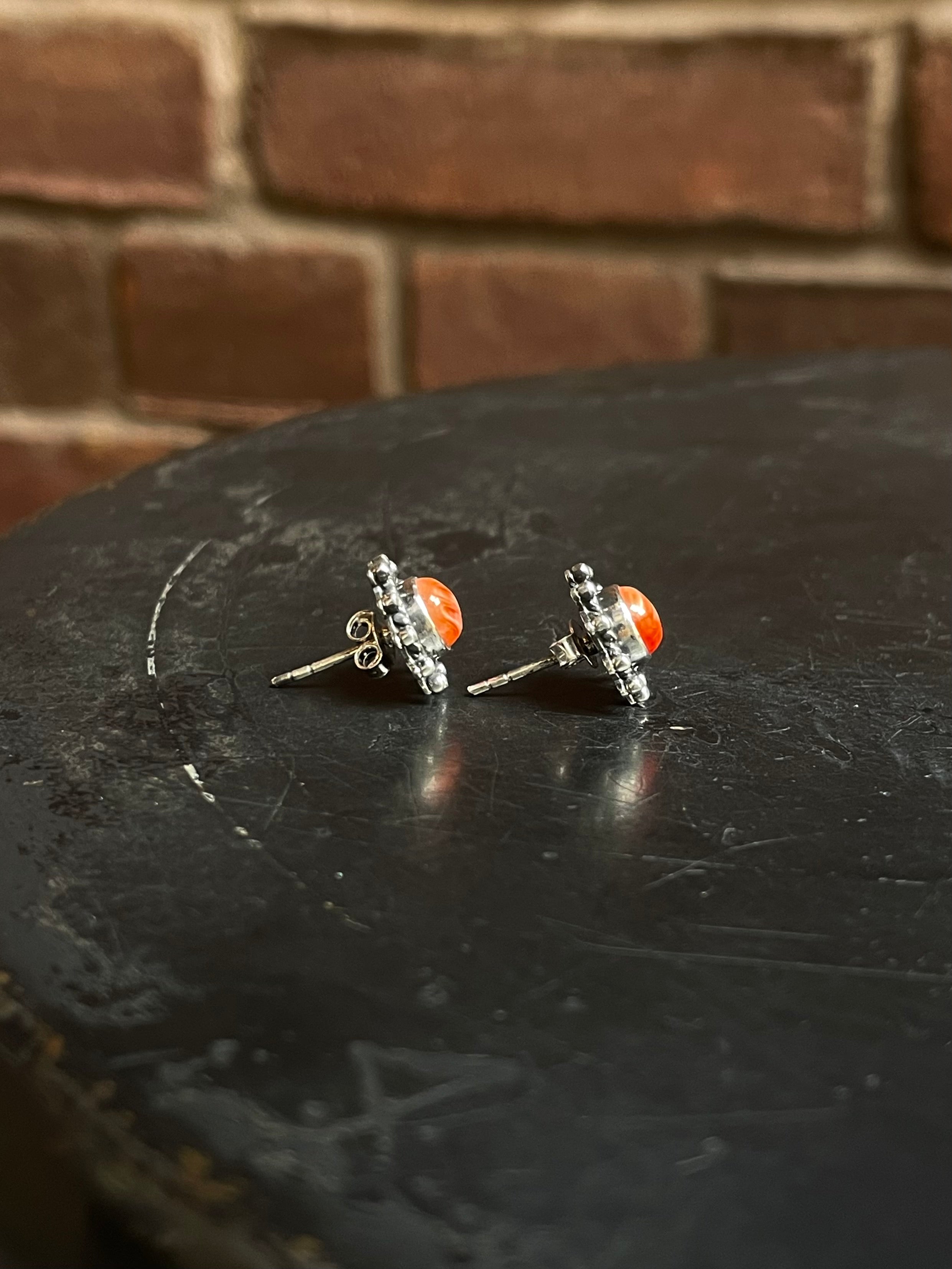Spiny Oyster Stud Earrings | 925 Sterling Silver E809