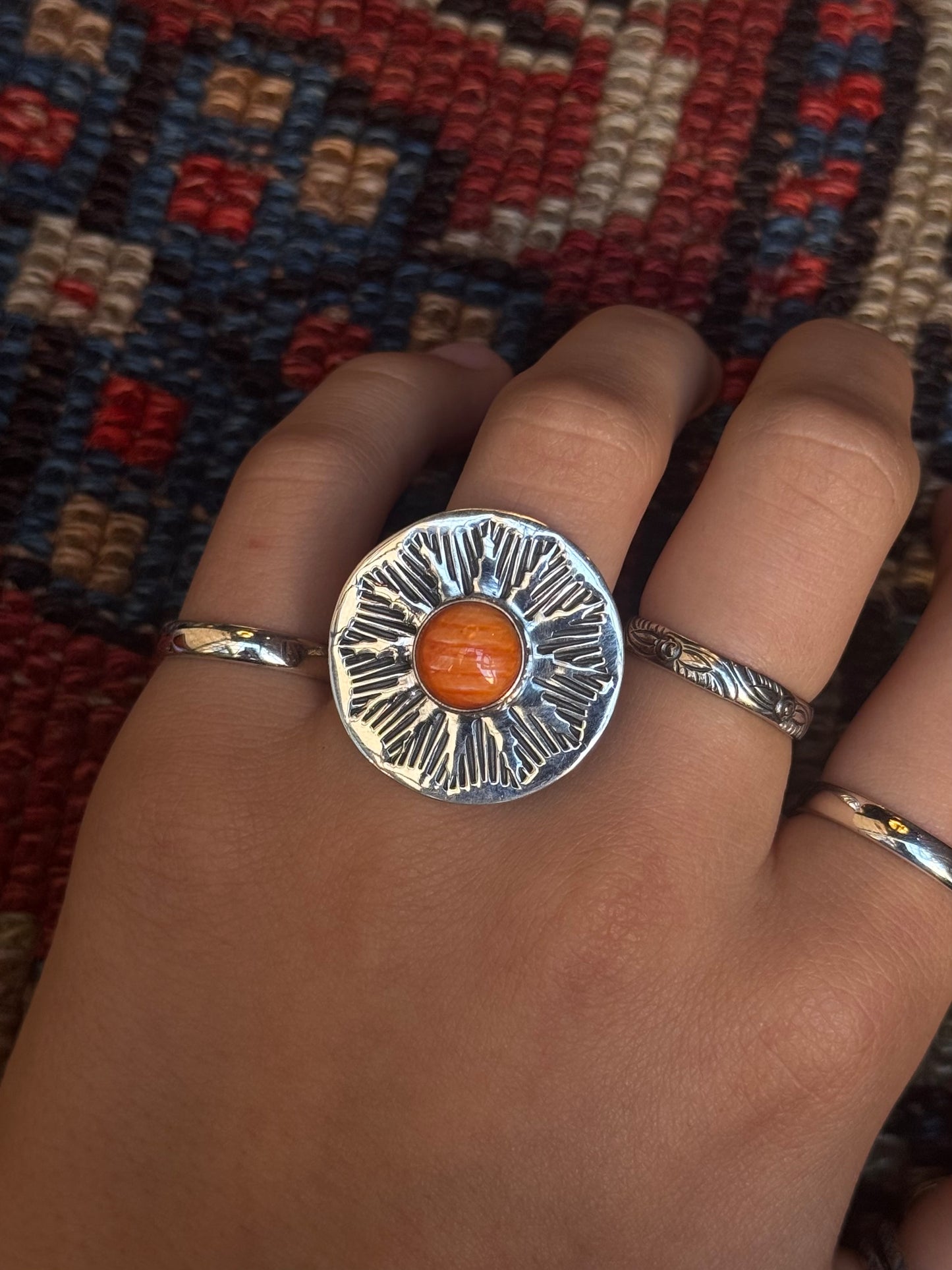 Spiny Oyster Circle Ring | Sterling Silver | Size 7 | A691