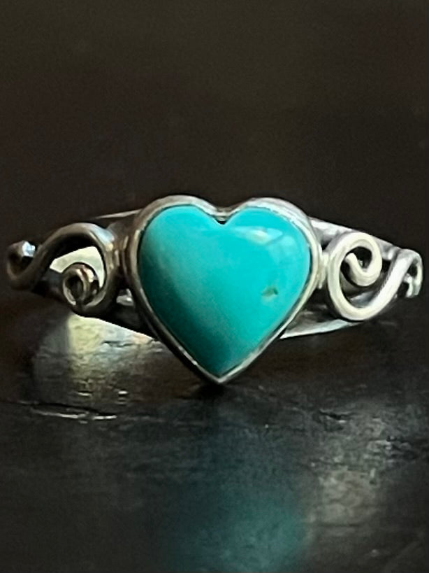 Kingman Turquoise Heart Ring | Sterling Silver | Size 7 G379