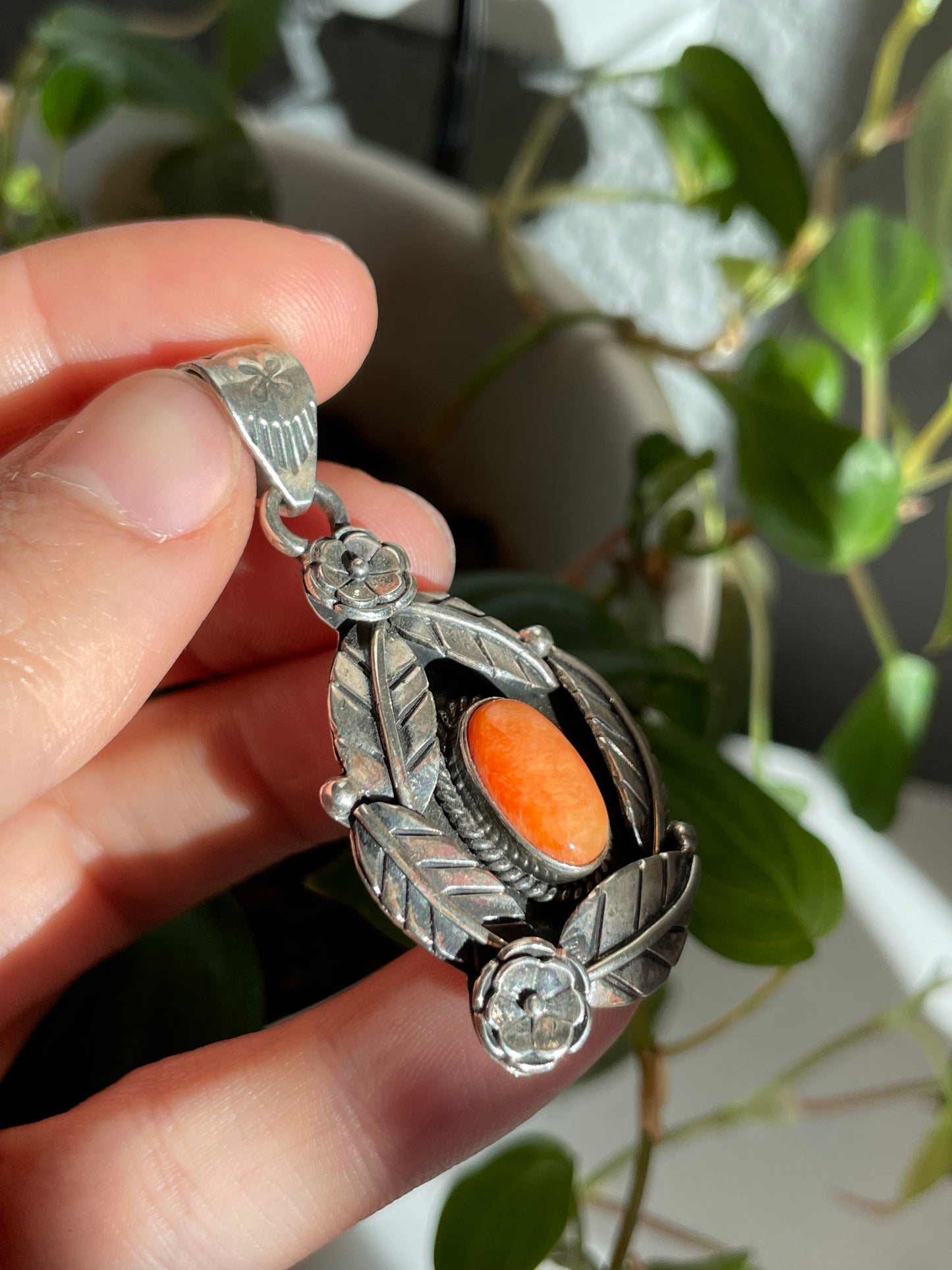 Spiny Oyster Feather Pendant | Sterling Silver 925 B816