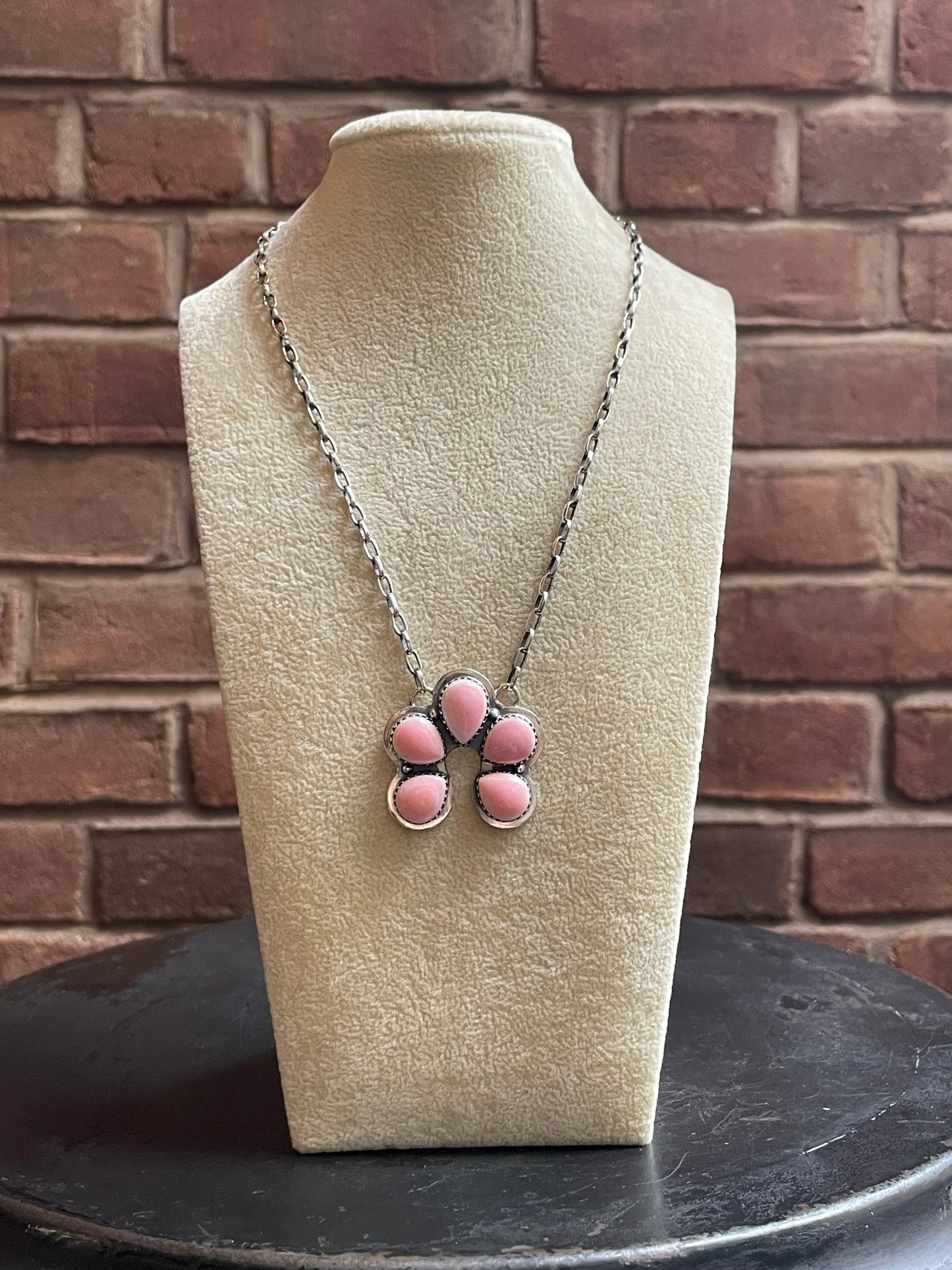 Pink Conch Naja Necklace | Petite Cluster Drop | 925 Silver E578