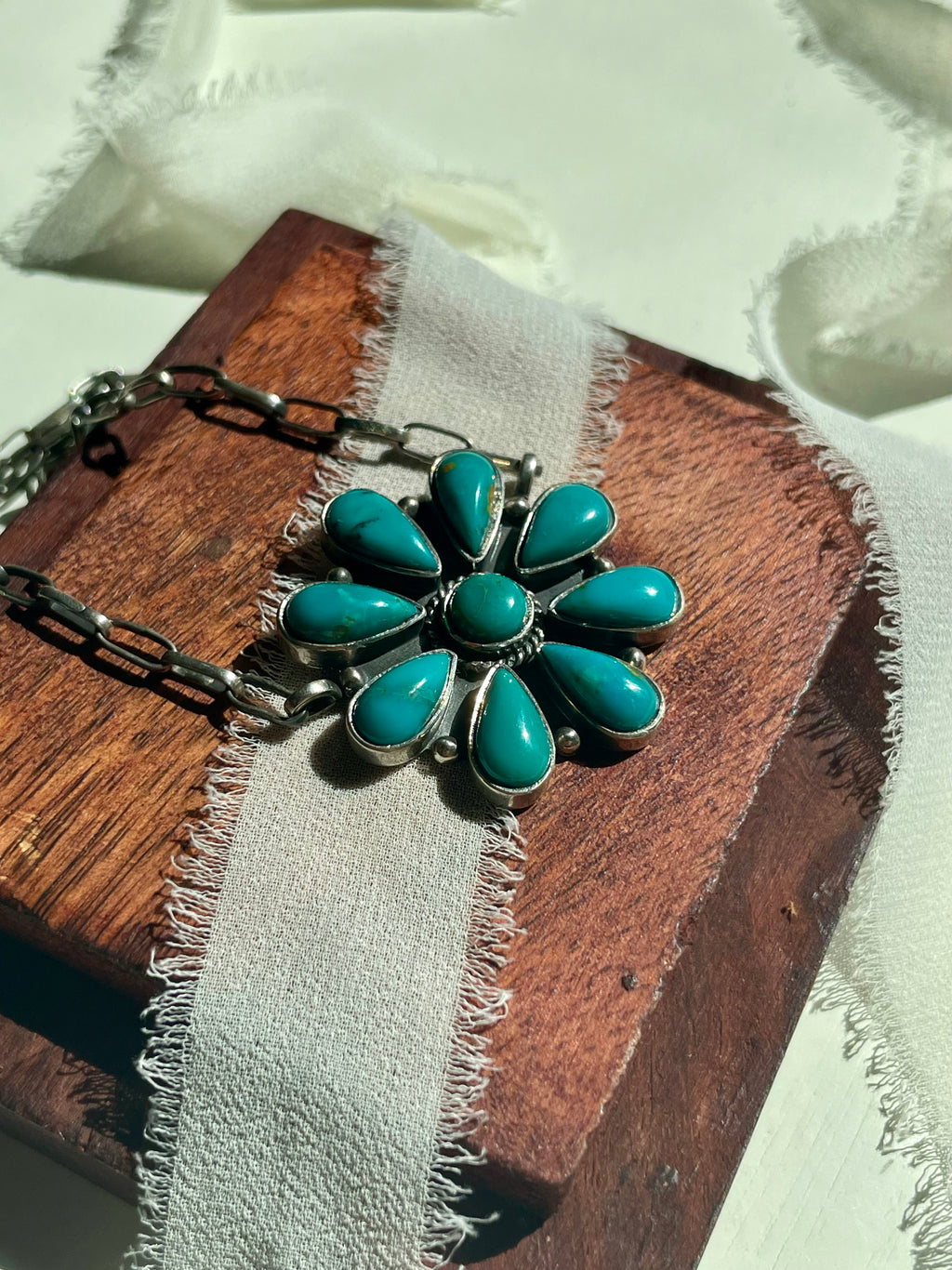 Kingman Turquoise Flower Necklace | 925 Sterling Silver G594