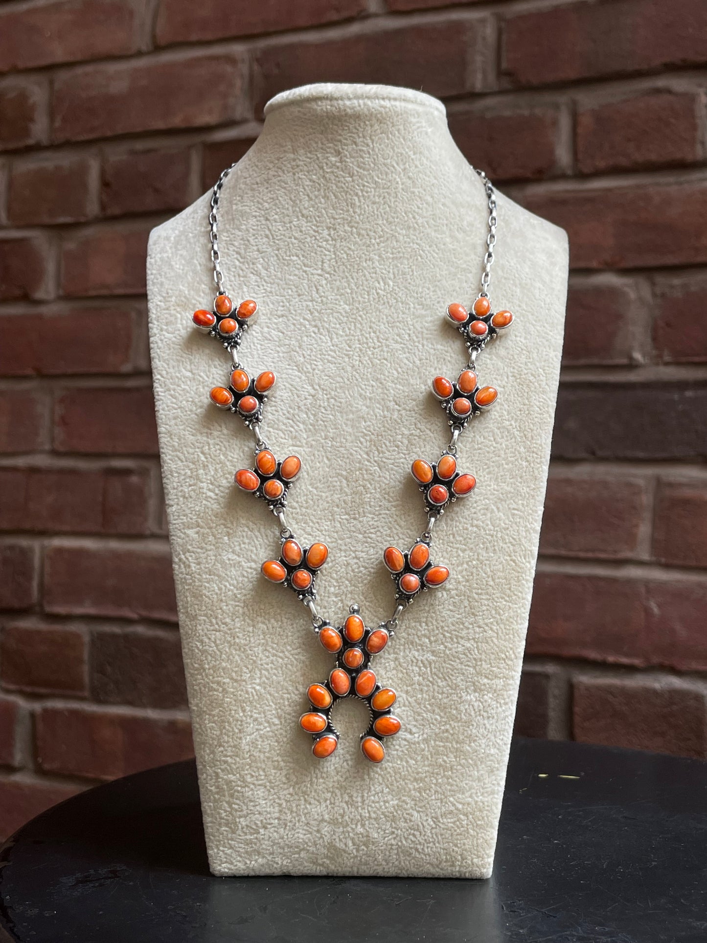 Spiny Oyster Naja Necklace | Floral Cluster Stations | 925 Silver E592