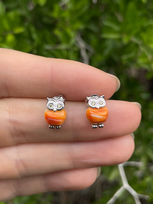 Spiny Oyster Owl Stud Earrings | 925 Sterling Silver B610