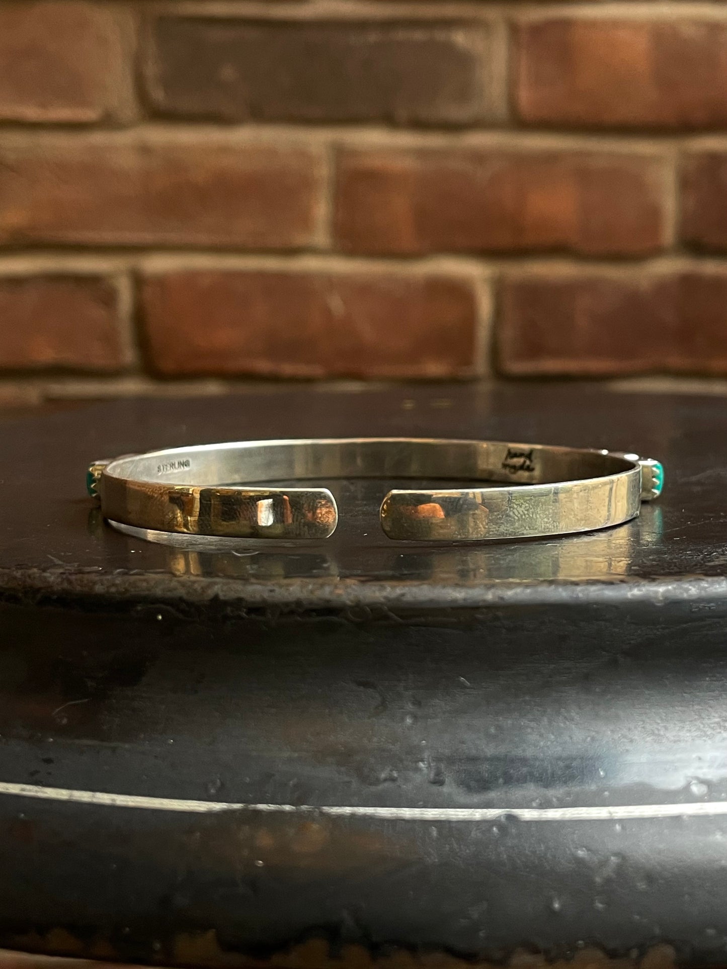 Kingman Turquoise Cuff | Square Stone Row | 925 Silver E538