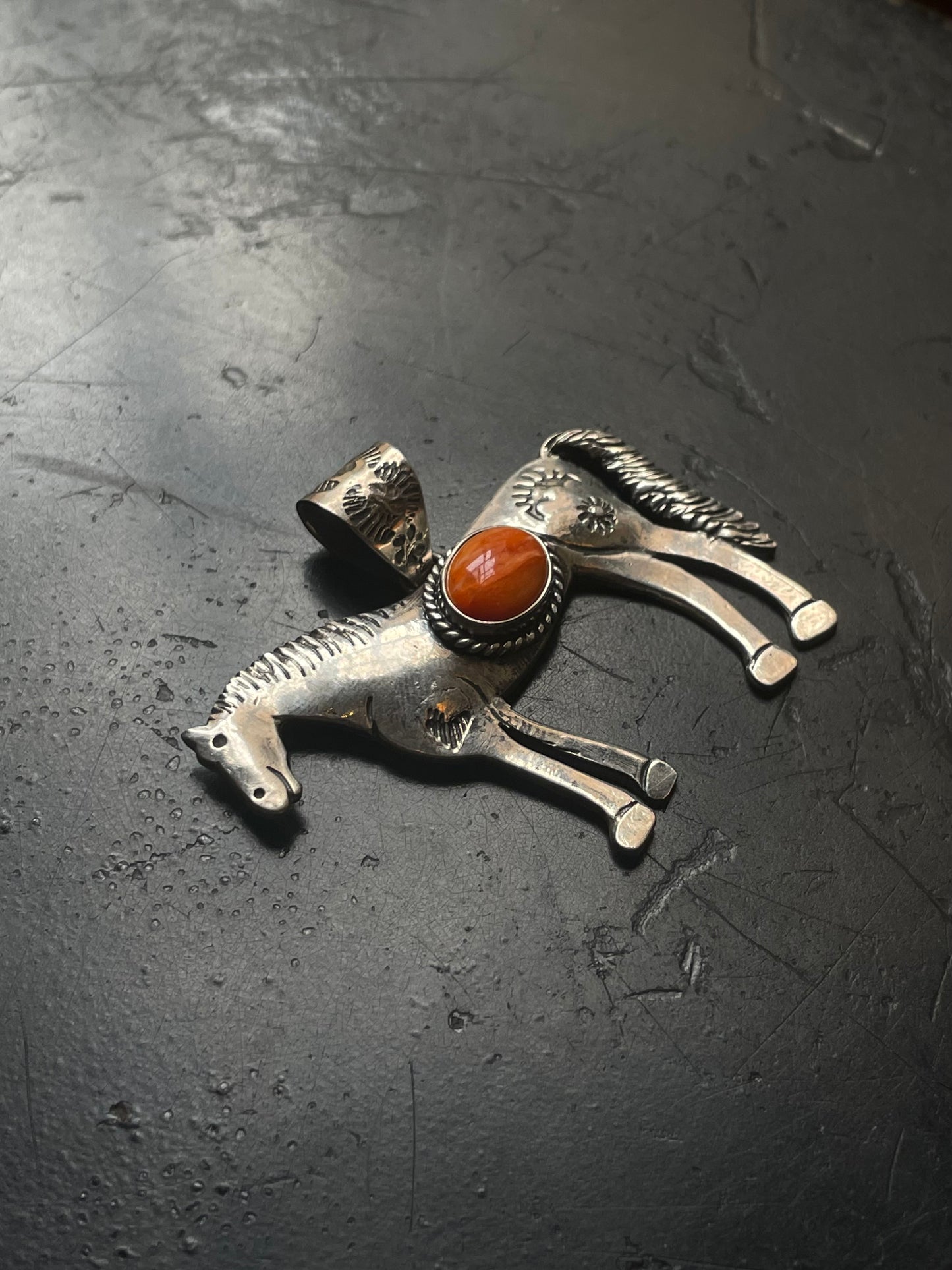 Spiny Oyster Horse Pendant | Sterling Silver E717
