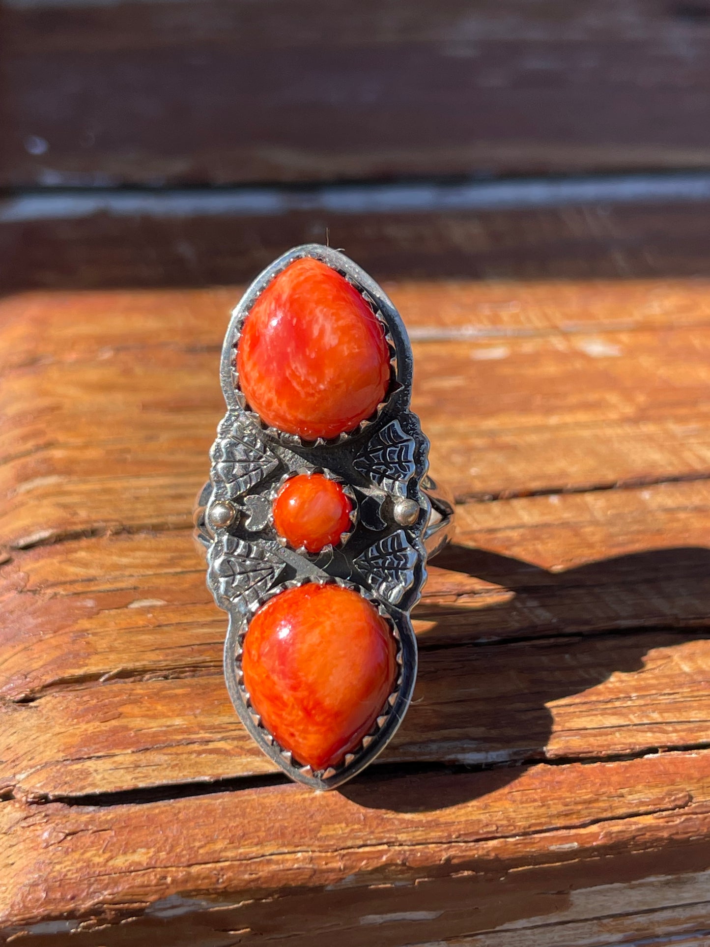 Spiny Oyster Triple Stone Ring Size 6 | 925 Sterling Silver B943
