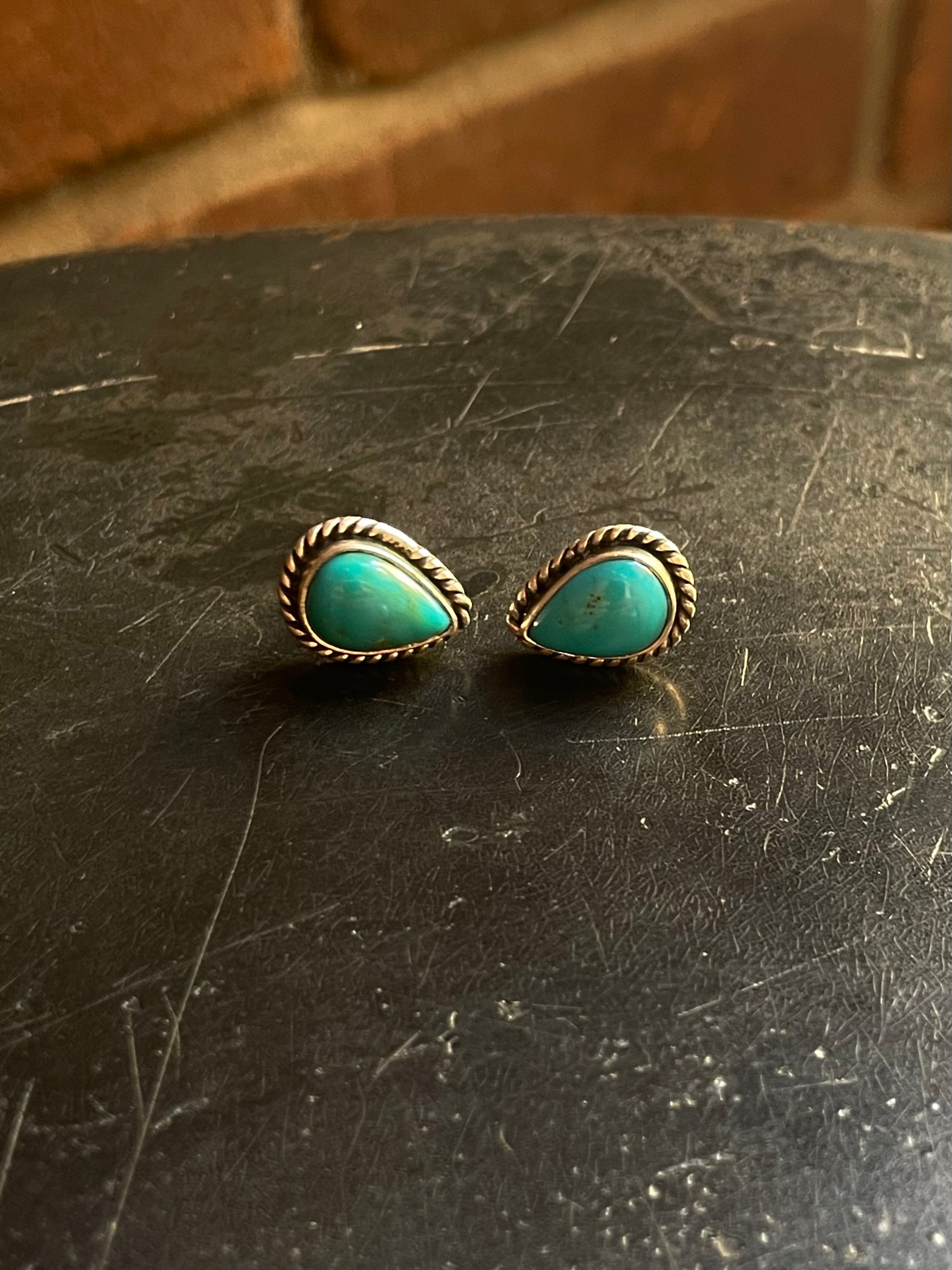 Kingman Turquoise Stud Earrings | 925 Sterling Silver G662