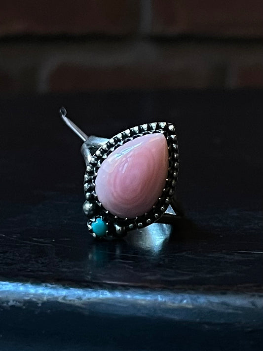 Pink Conch Oval Ring | Sterling Silver | Size 8 | A423
