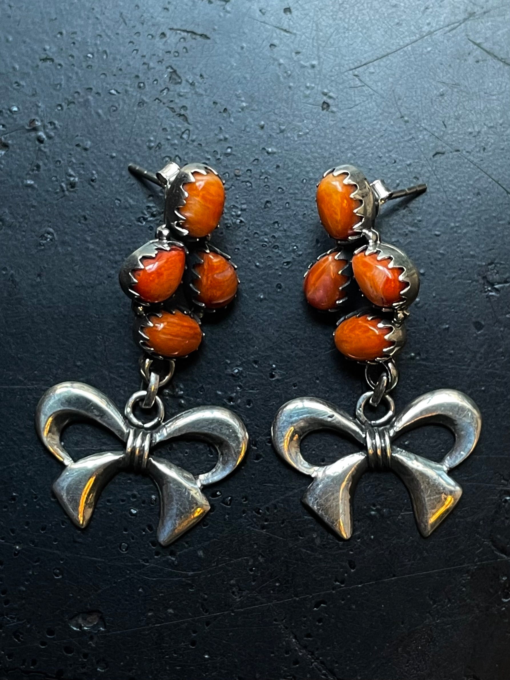Spiny Oyster Bow Stud Earrings | Sterling Silver E642